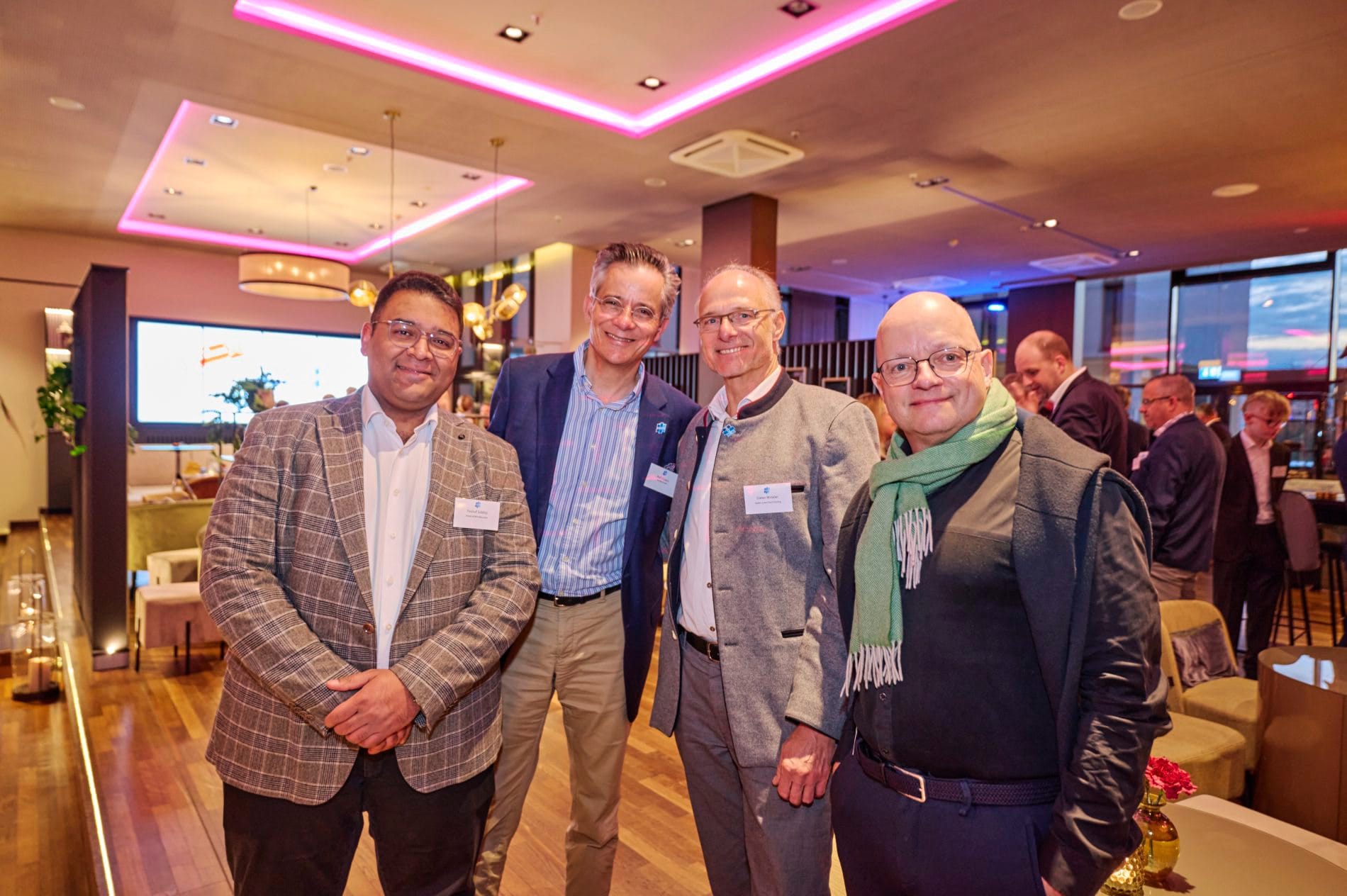 Branchentreff in der bayerischen Landeshauptstadt: Get-together am Vorabend der HDV-Frühjahrstagung im Leonadro Hotel Royal München.