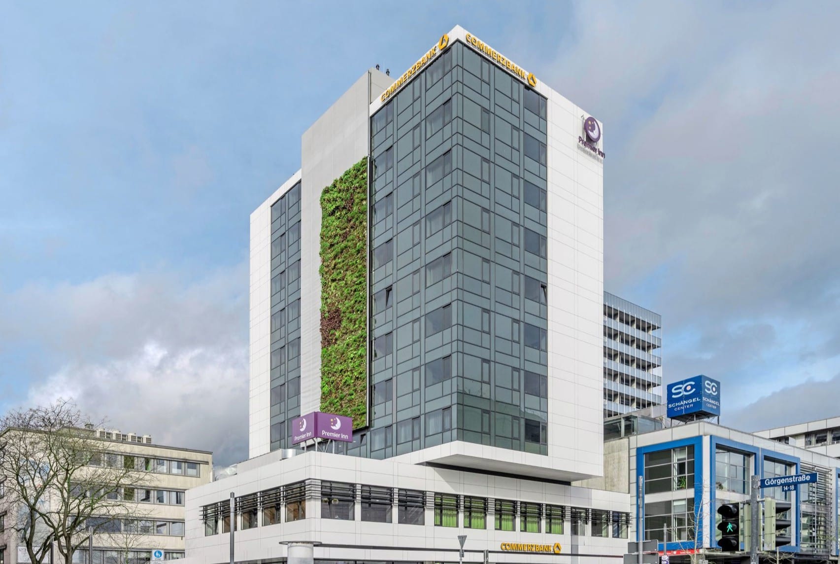 Premier Inn: 3 Openings auf einen Schlag