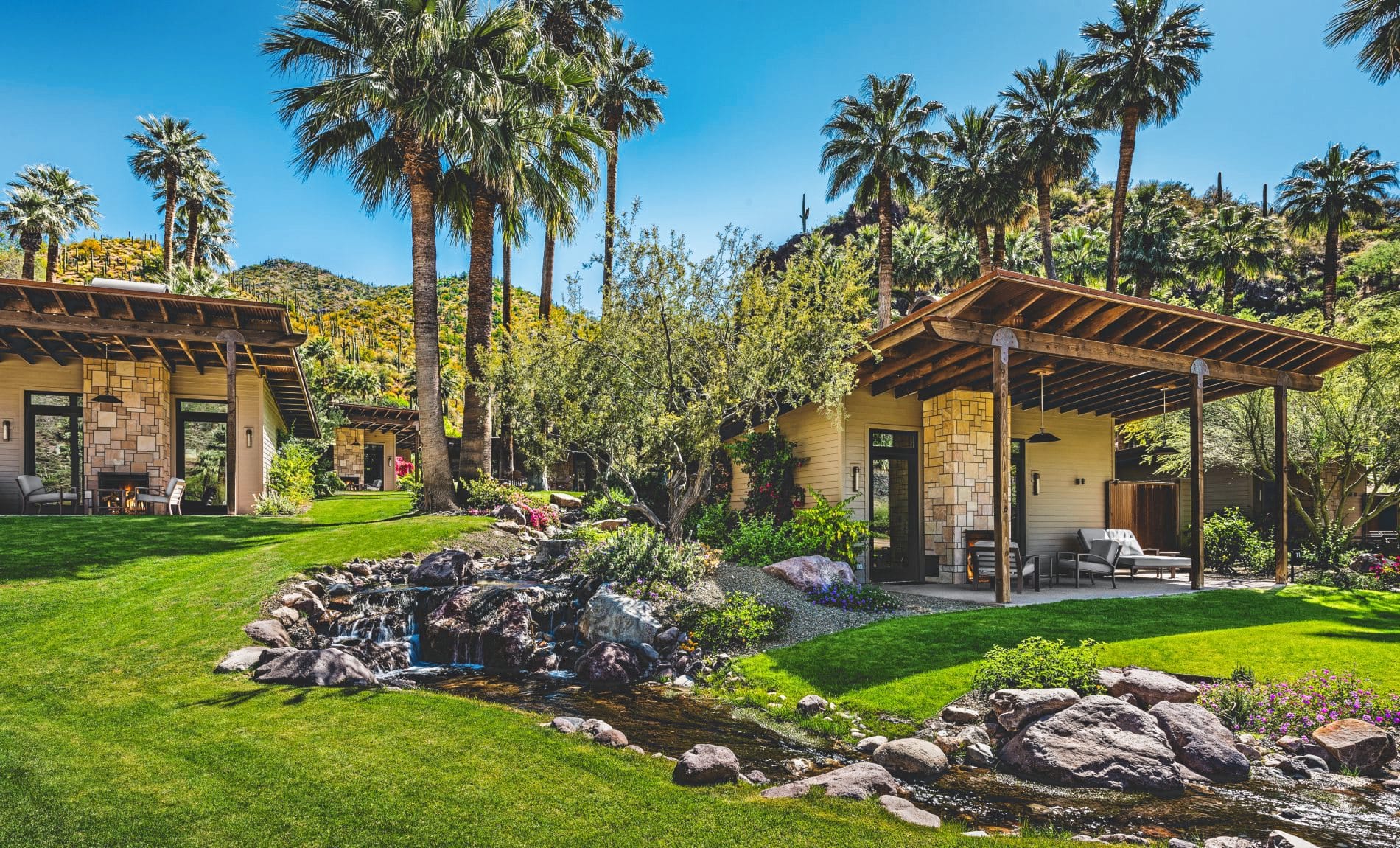 Inmitten der Sonora-Wüste wirkt das Castle Hot Springs mit üppigen Gärten, Bachläufen und Palmenalleen wie eine grüne Oase.