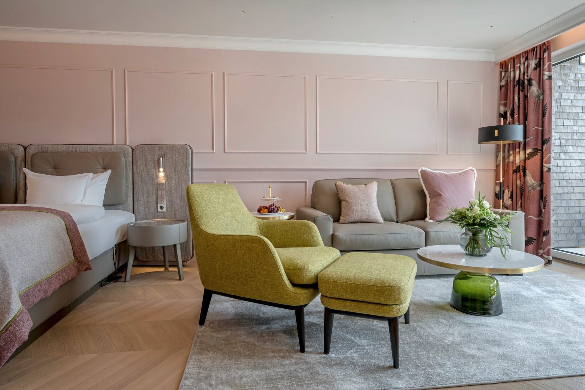 Zimmer auf der Suitenetage im Hotel Bareiss.