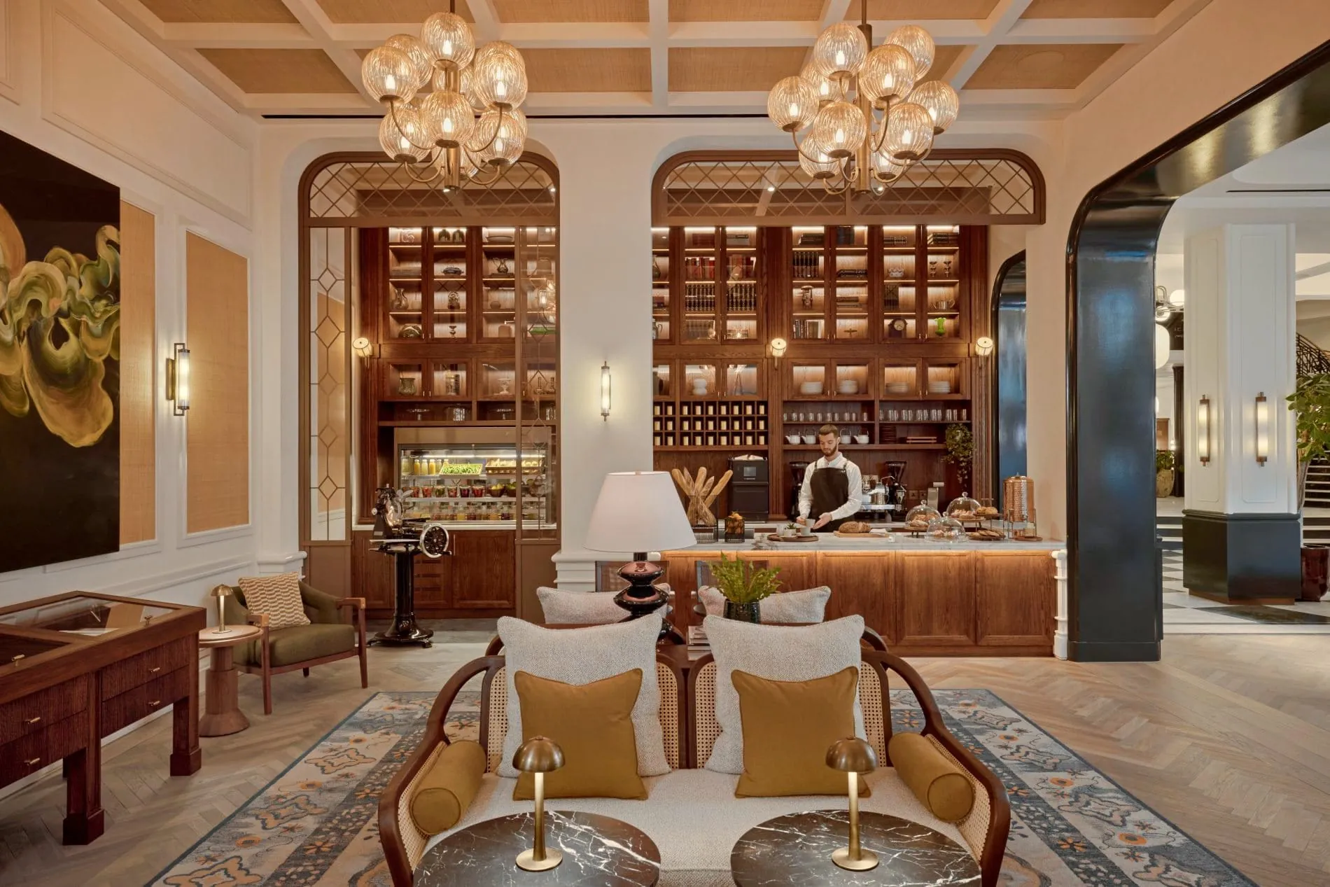 Das Whiteley's Café verbindet britisches Handwerk mit warmem Art-déco-Flair.