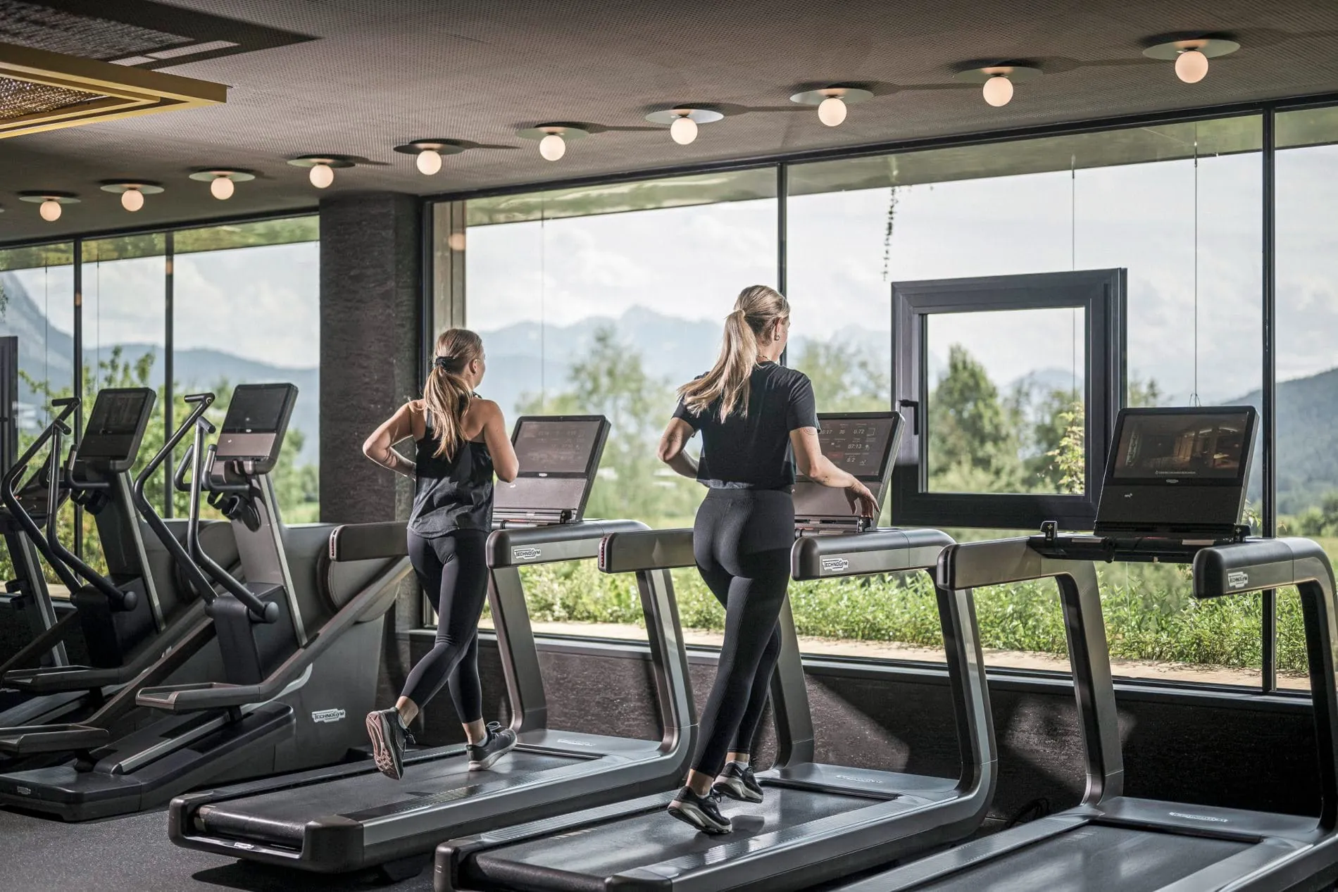 Fitness- und Trainingsangebote gehören zu den ganzheitlichen Retreats im Alpenresort Schwarz.