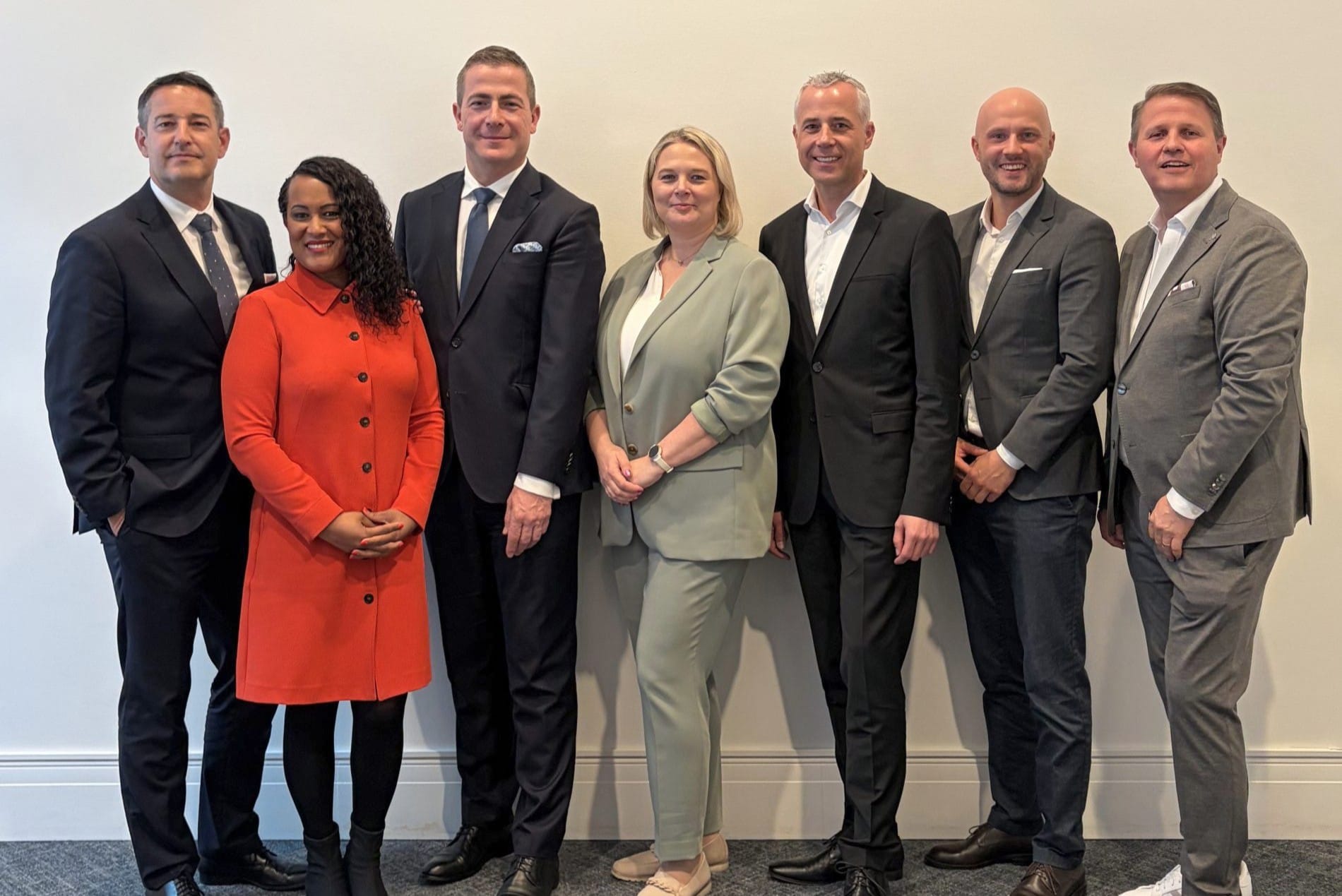 Der neue FHA-Vorstand: (von links) Bastian Becker, Rahwa Bumba, Steffen Opitz, Andrea Lördemann, Marco Tauscher, Kevin Nattermann, Peter Reischl und Ronald Hoogerbrugge.