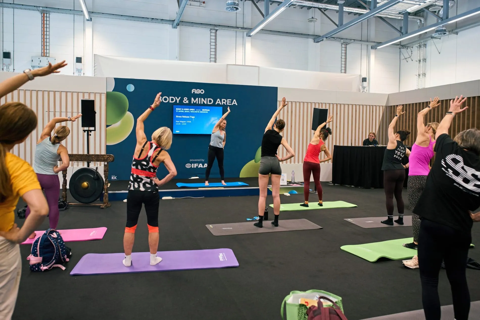 In der Body & Mind Area der Fibo 2026 konnten Besucherinnen und Besucher direkt an Fitness-, Yoga- und Pilates-Workouts teilnehmen.