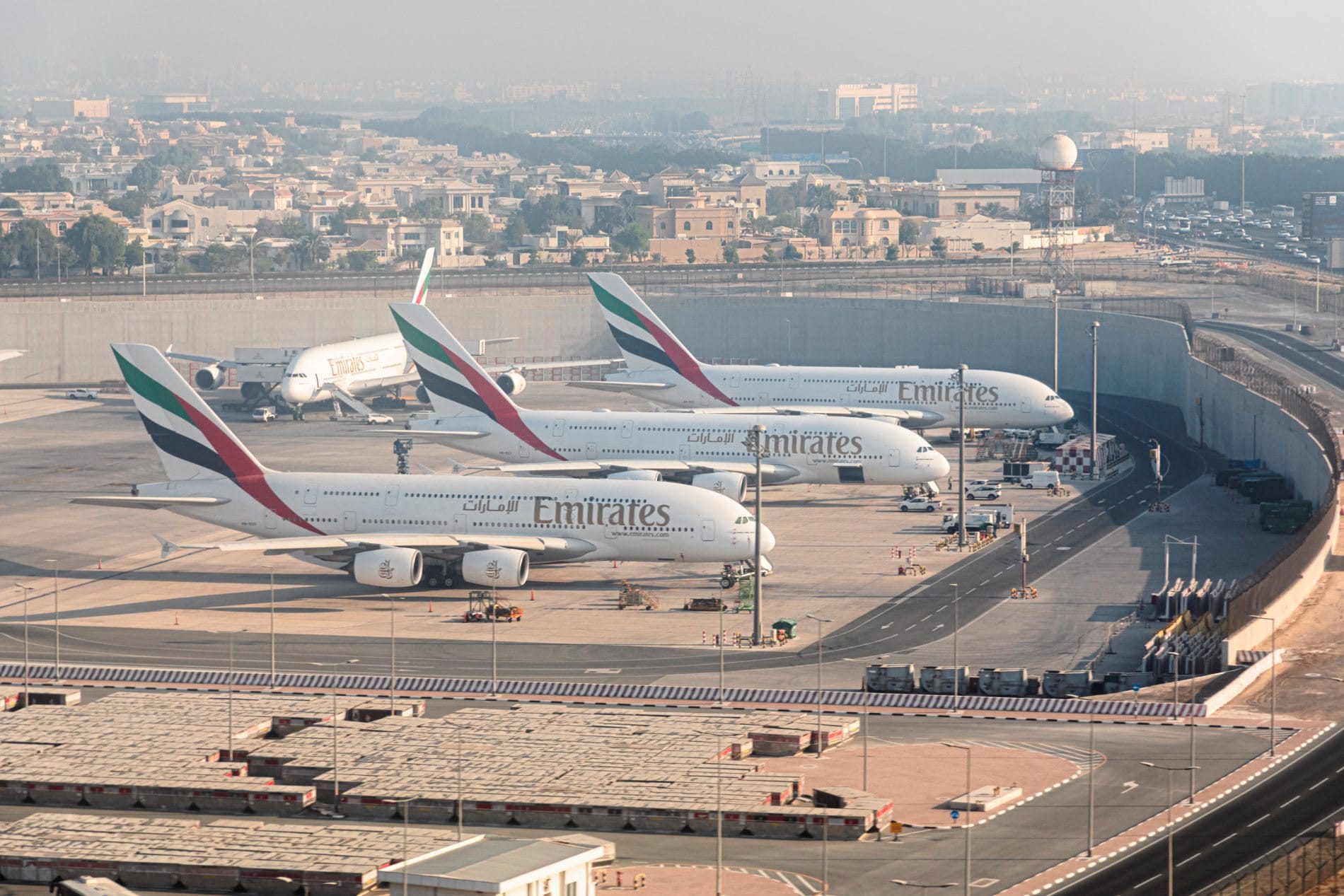 Seit Beginn des Iran-Kriegs wurden auch für wichtige Transitländer mit internationalen Drehkreuzflughäfen – etwa die Vereinigten Arabischen Emirate mit Dubai – Reisewarnungen ausgesprochen.