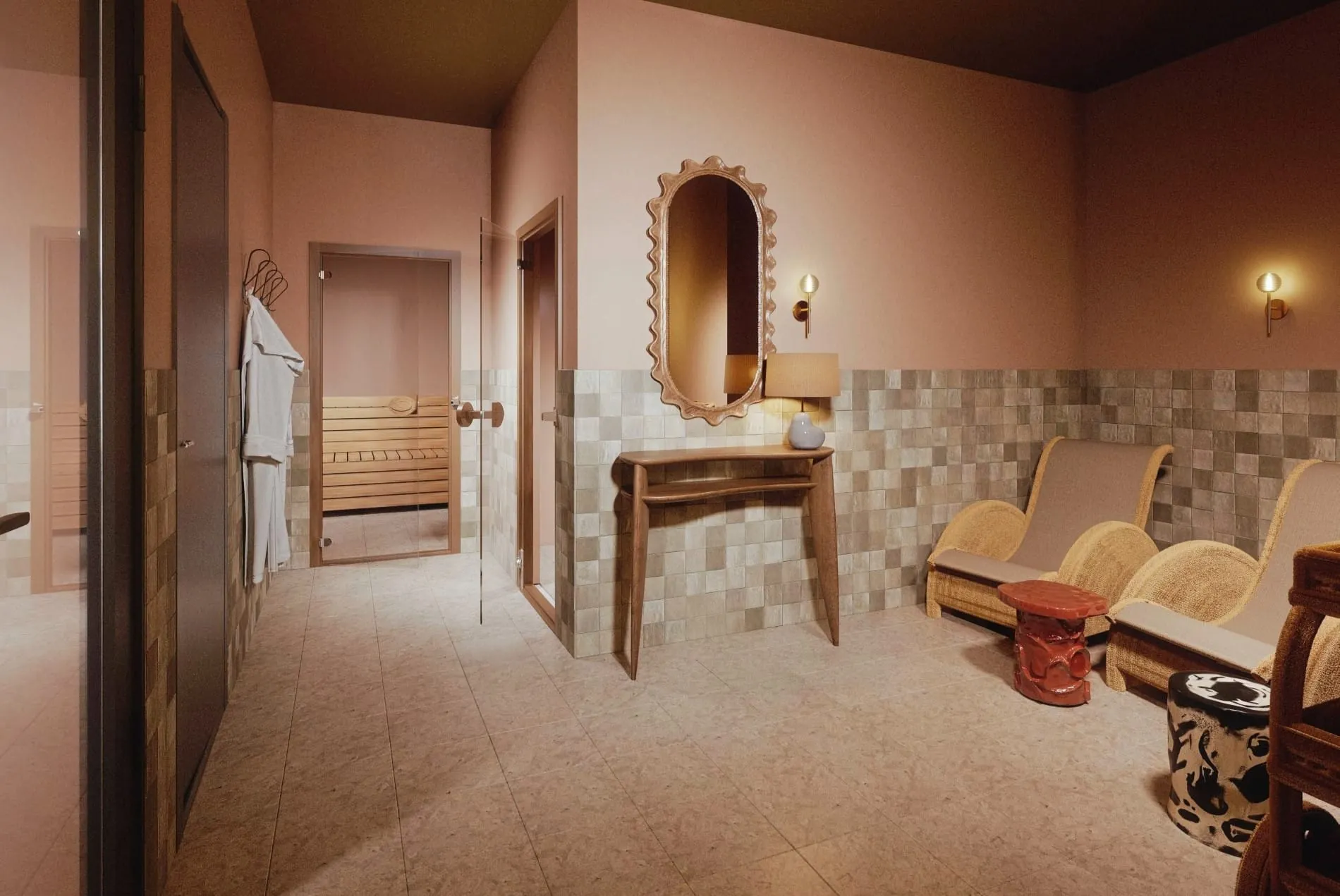 Der Spa-Bereich des Hotels verbindet nordische Ruhe mit warmen Erdtönen.