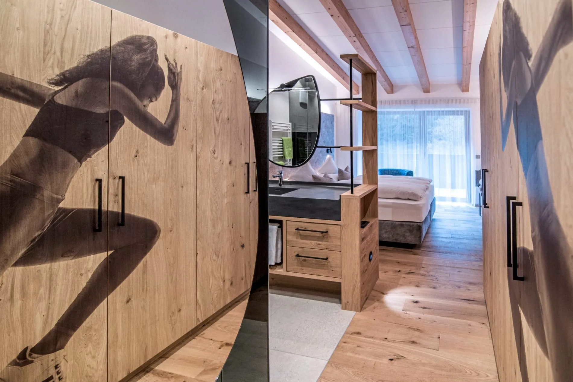 Das Thema Sport sich wie ein roter Faden durch das Sporthotel Zoll, so auch in den 38 Zimmern.