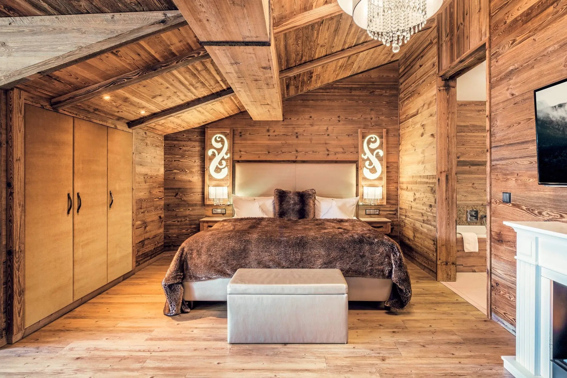 In der Suite „Storchennest Plus“ trifft alpenländische Gemütlichkeit auf modernen Komfort.