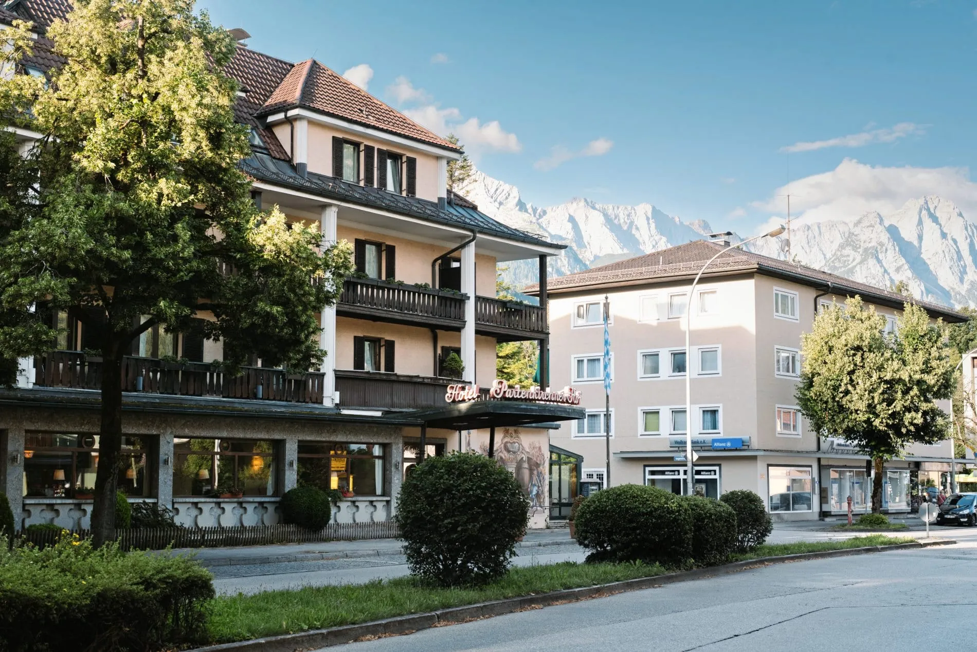 Das neue Henri Hotel verbindet alpinen Charakter und den markentypischen Stil.