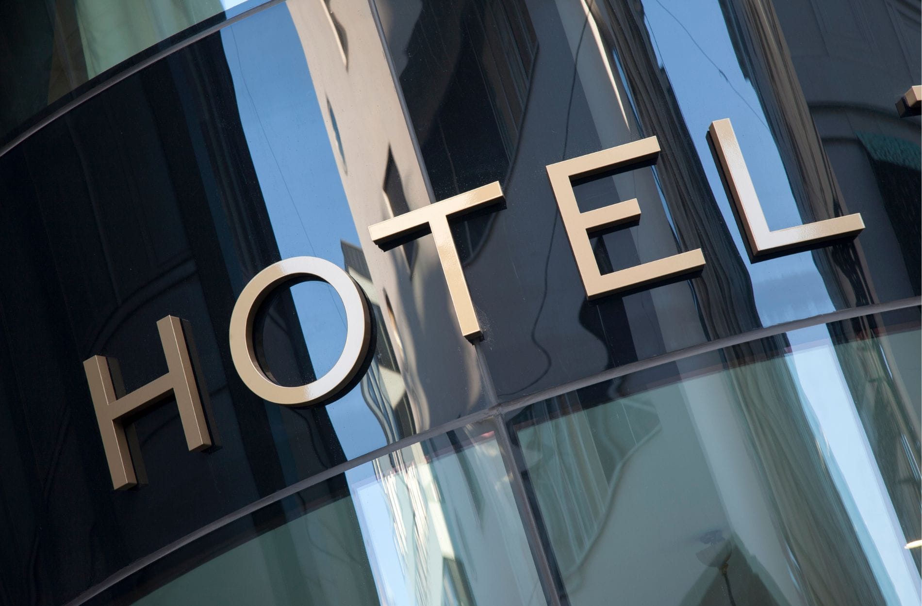 Hotellerie in Deutschland: Der neue IHA-Branchenreport beleuchtet die wirtschaftliche Entwicklung und die zentralen Herausforderungen der Branche.