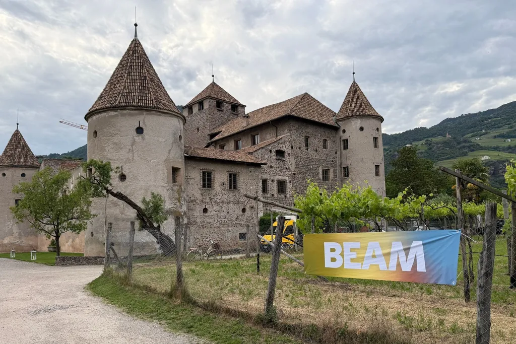 Evening Event auf Schloss Maretsch: Networking und Austausch in historischer Kulisse.