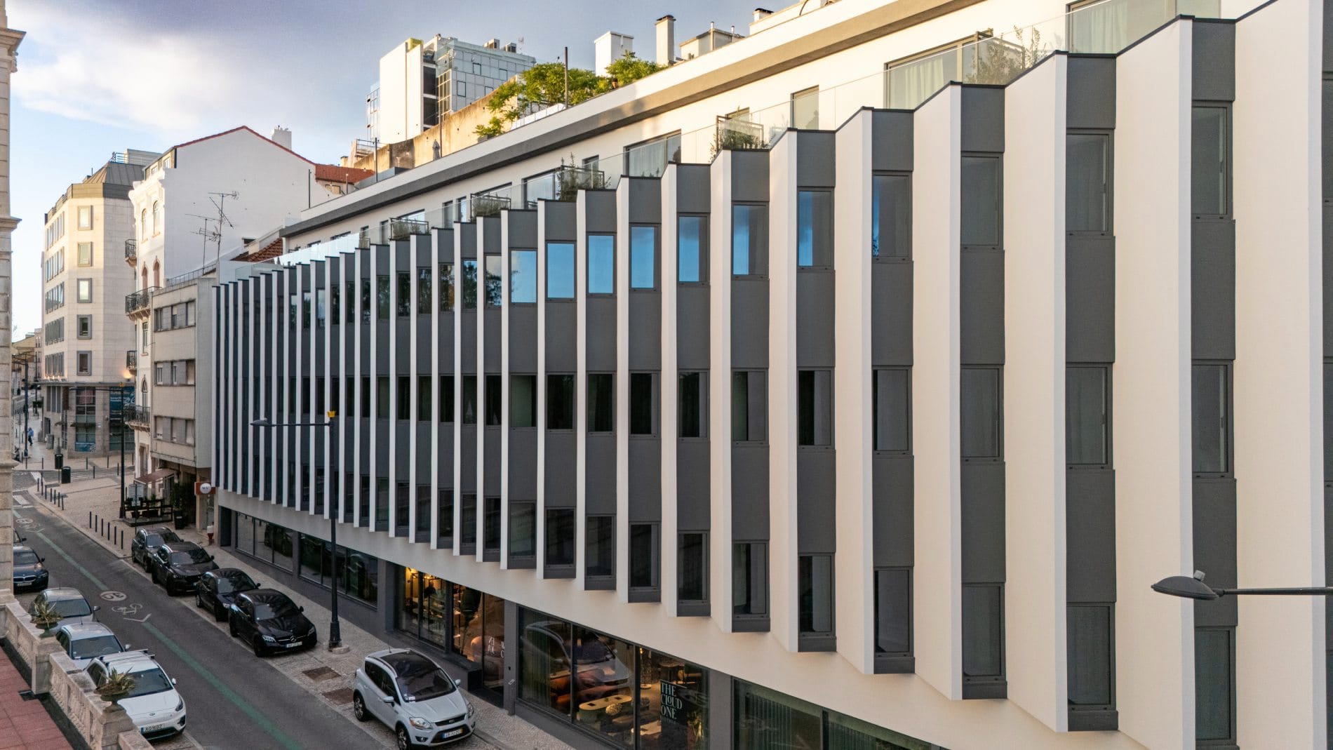 Das erste portugiesische Haus der Cloud-One-Lifestyle-Marke liegt im urbanen Zentrum Lissabons, nahe Parque Eduardo VII.