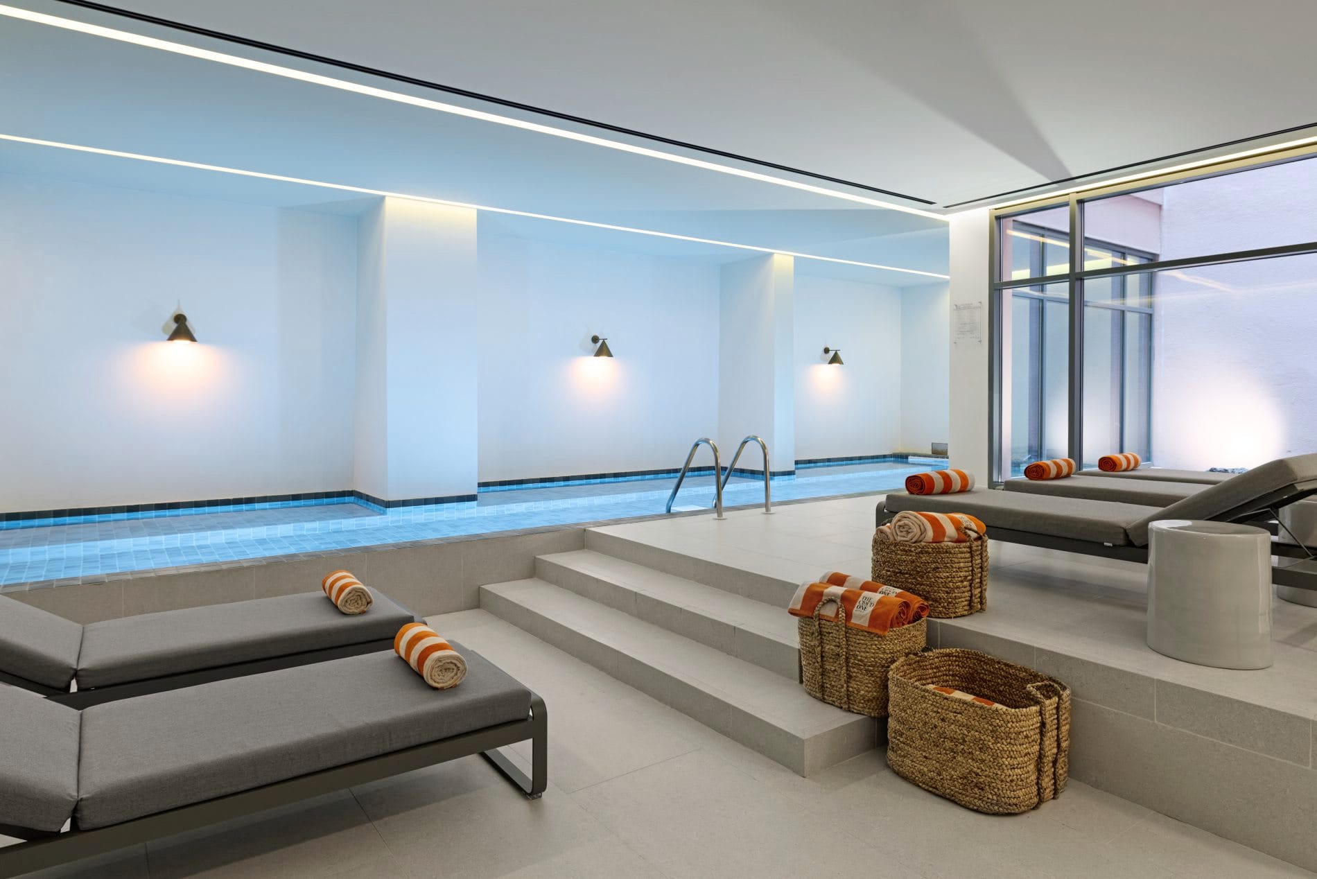Im Wellnessbereich steht Gästen ein Indoor-Pool zur Verfügung.