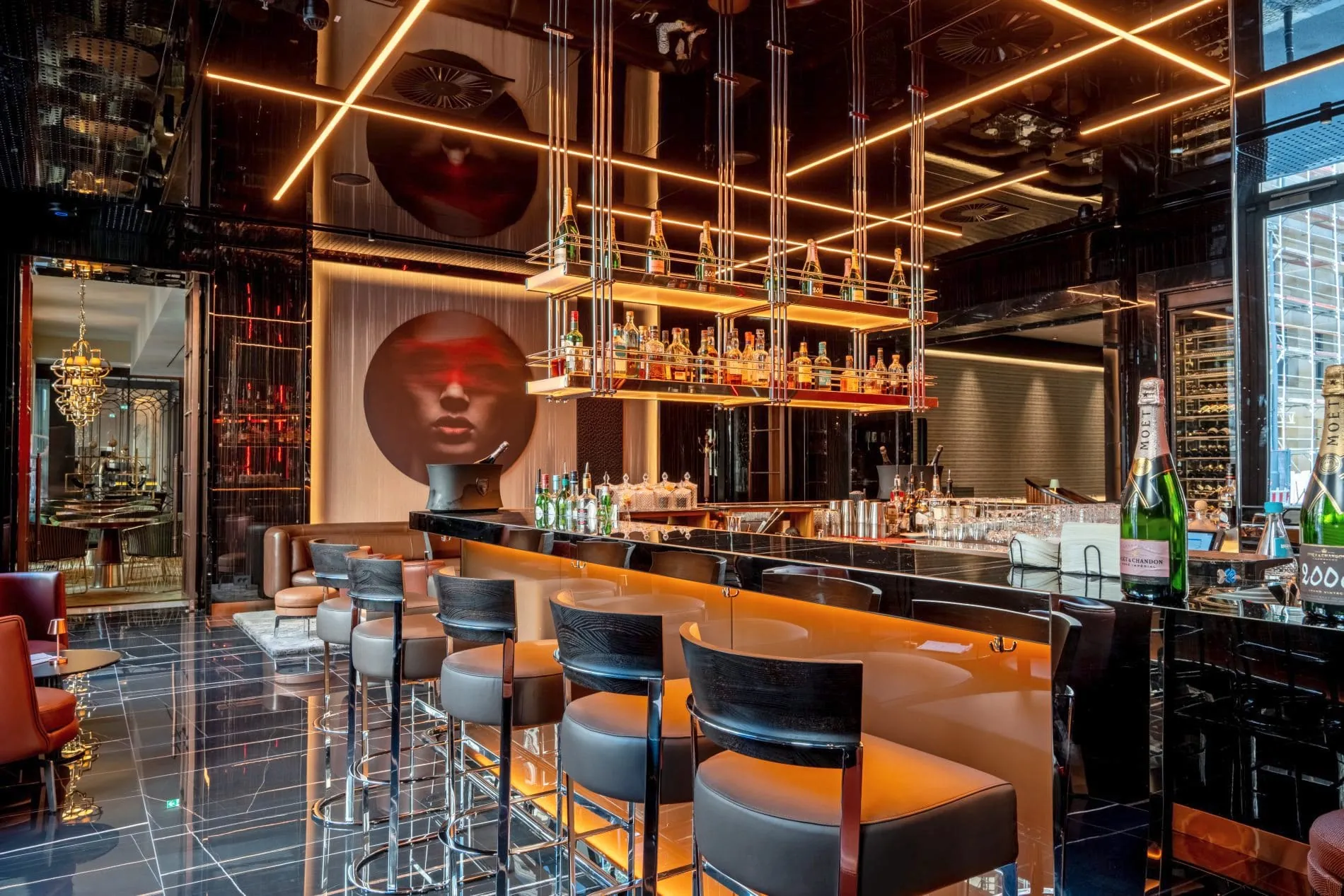Zentrales Element von The Main ist die Bar.