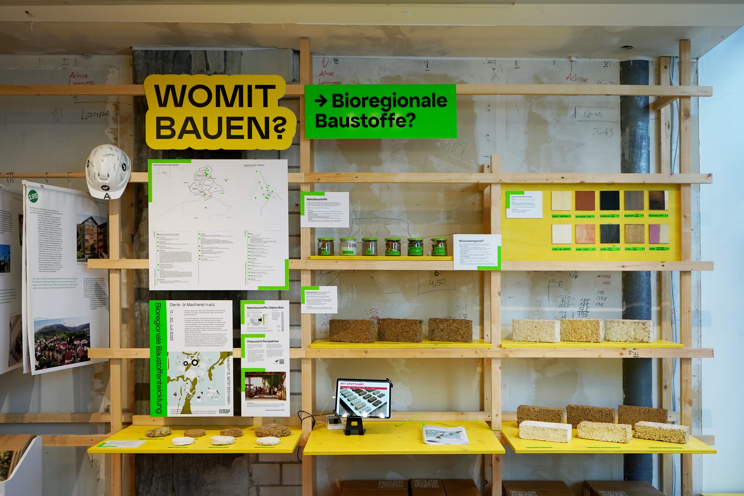 Blick in den Uni-Raum: Bei einer Ausstellung zur IBA 2027 wurden bioregionale Baustoffe vorgestellt.