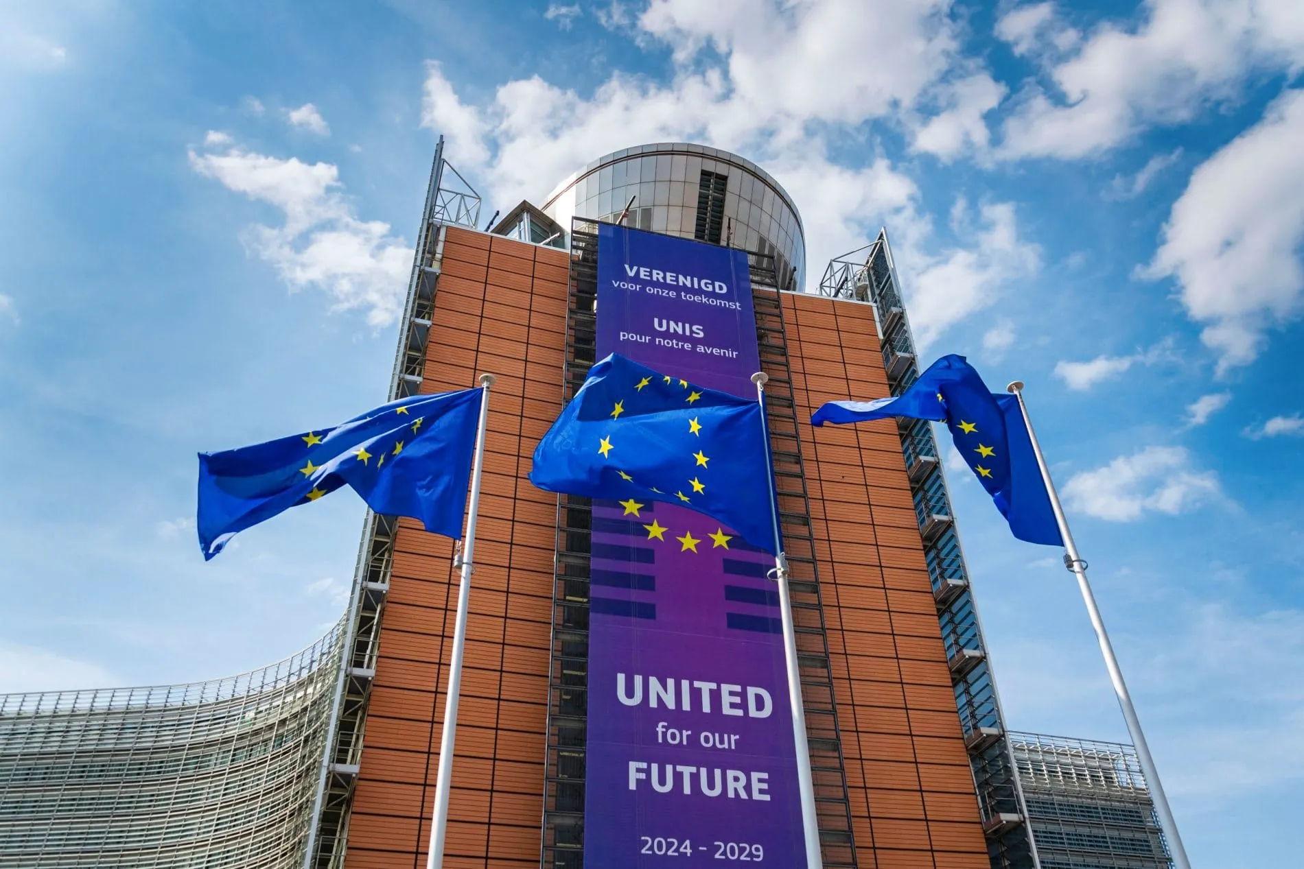Logo gleich Hersteller? Das Gastgewerbe fordert von der EU-Kommission Rechtssicherheit bei der Verpackungsverordnung.