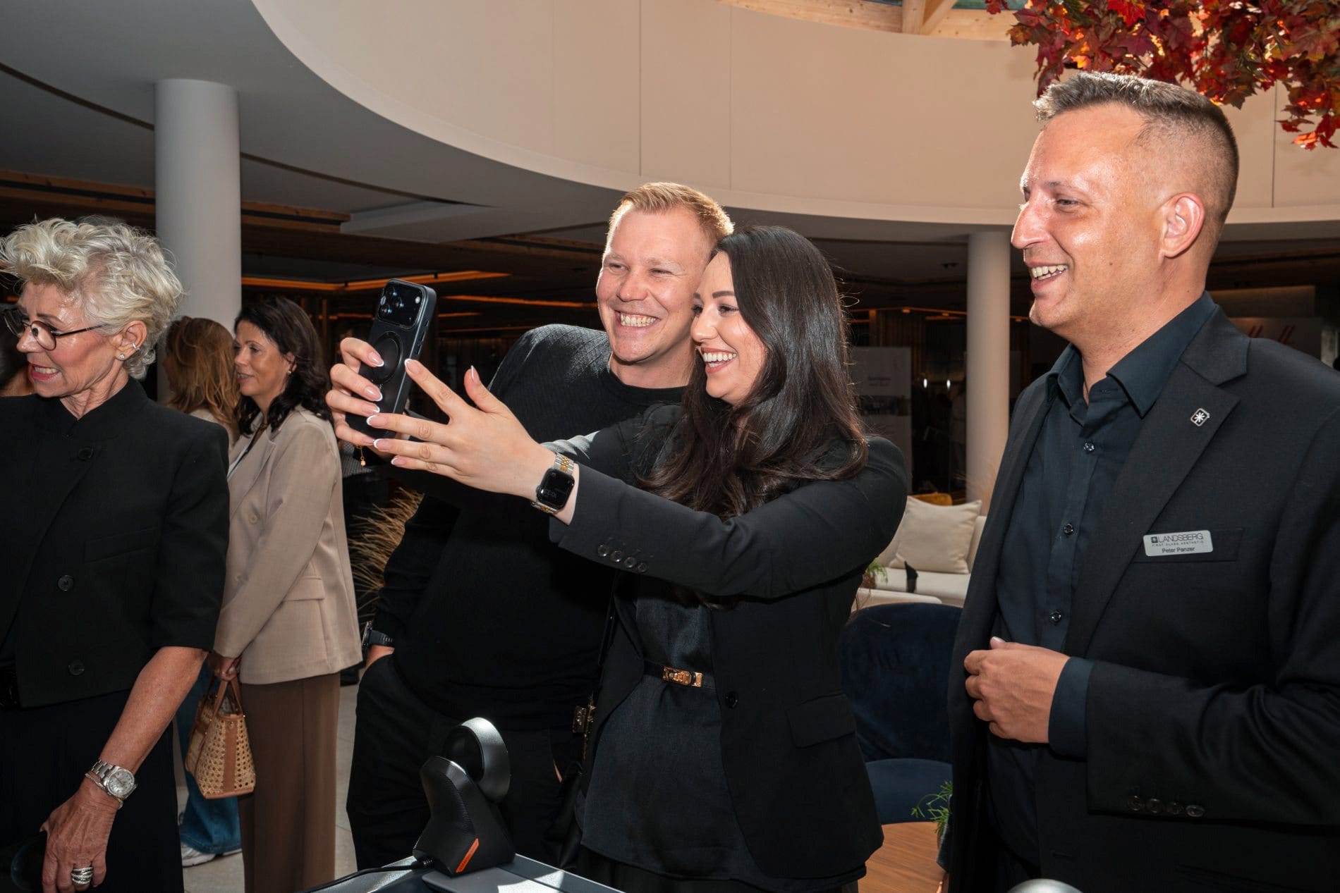 Zwei Awards, ein Tag: Im Falkensteiner Hotel Kronplatz wurden die Gewinner des Family Cups 2026 und des Lieblings Chalet Award 2026 ausgezeichnet.