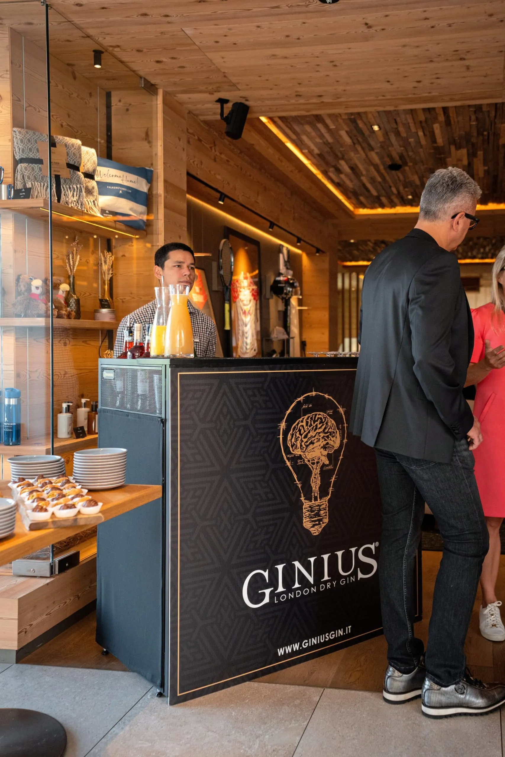 Zwei Awards, ein Tag: Im Falkensteiner Hotel Kronplatz wurden die Gewinner des Family Cups 2026 und des Lieblings Chalet Award 2026 ausgezeichnet.