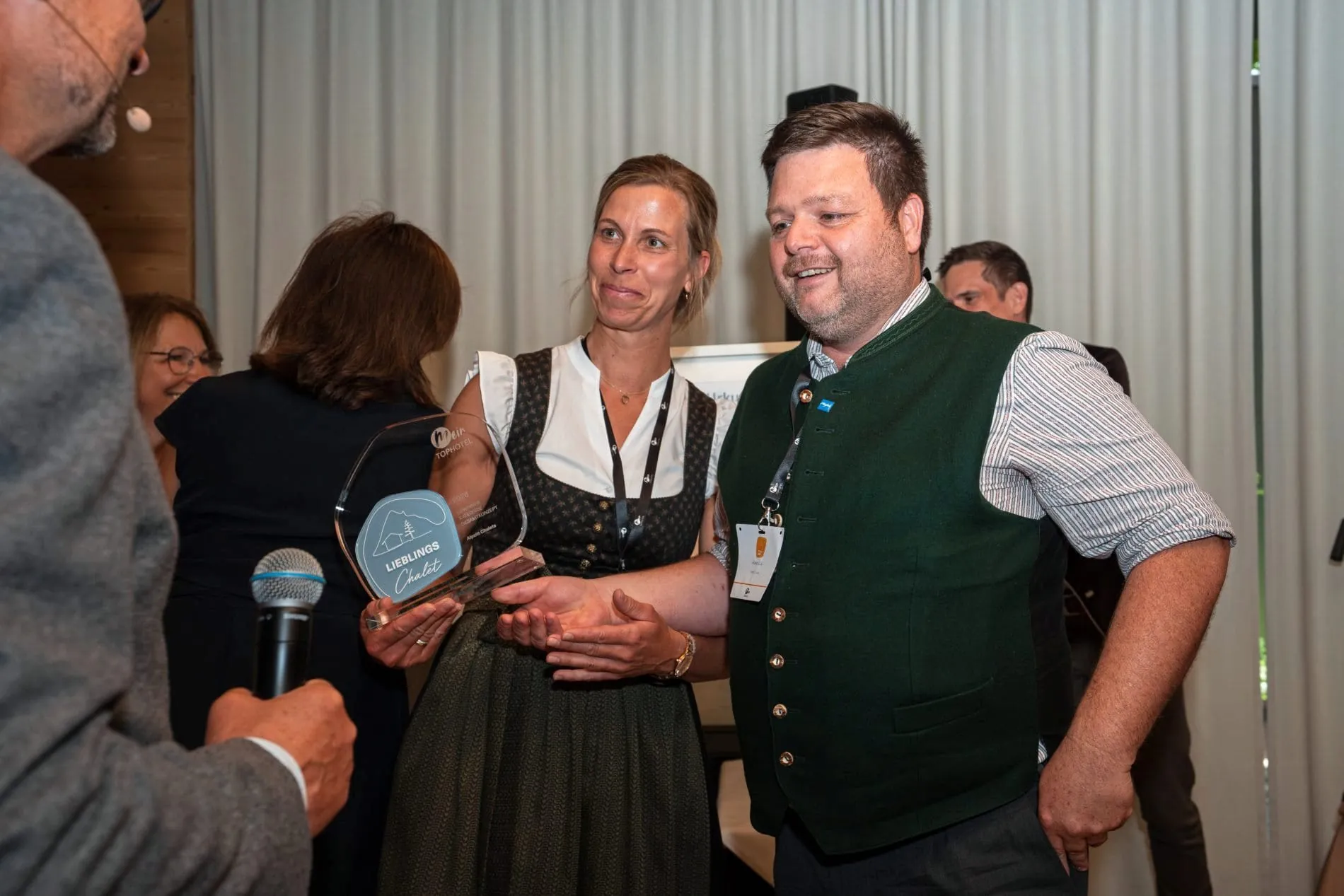 Zwei Awards, ein Tag: Im Falkensteiner Hotel Kronplatz wurden die Gewinner des Family Cups 2026 und des Lieblings Chalet Award 2026 ausgezeichnet.