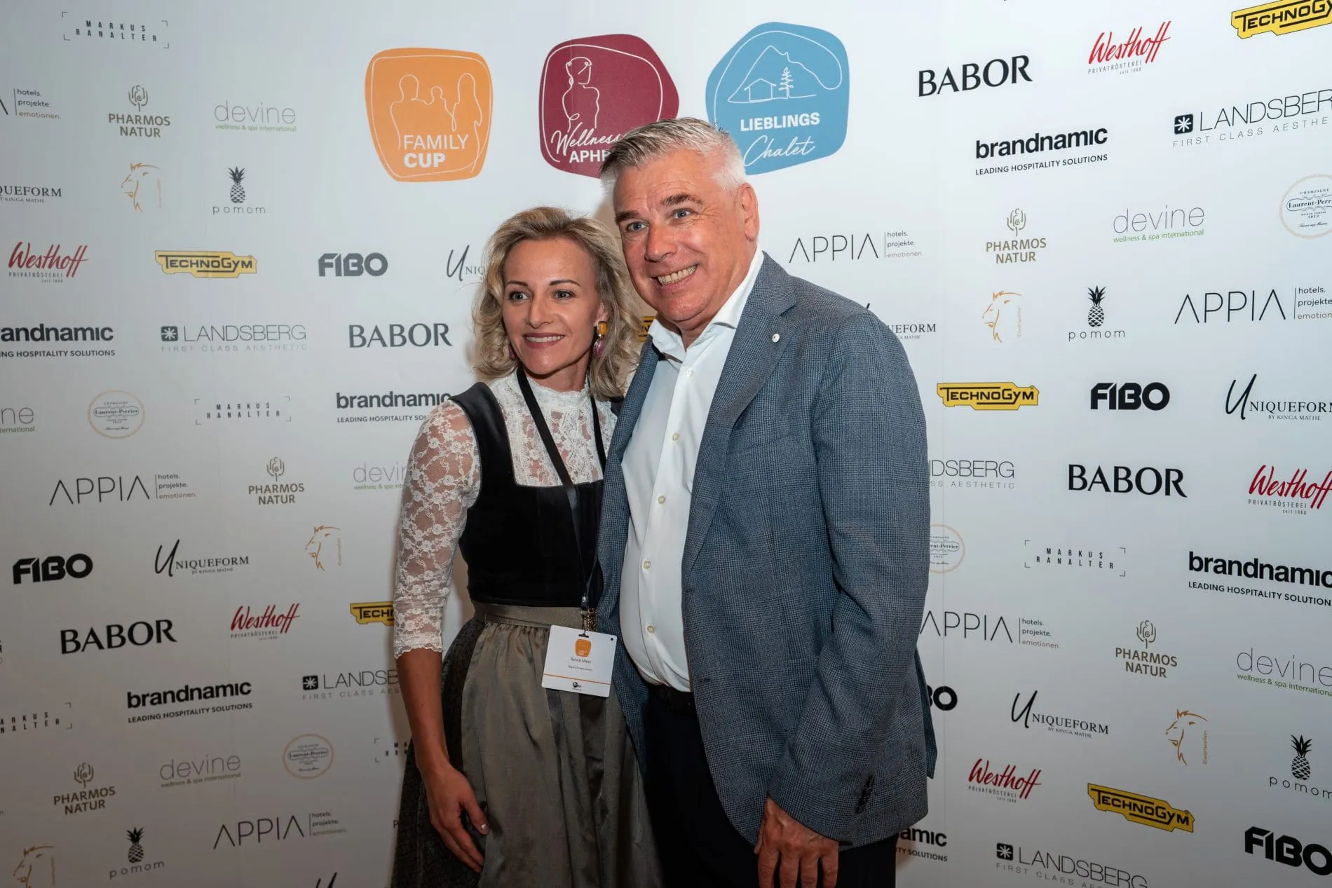 Zwei Awards, ein Tag: Im Falkensteiner Hotel Kronplatz wurden die Gewinner des Family Cups 2026 und des Lieblings Chalet Award 2026 ausgezeichnet.