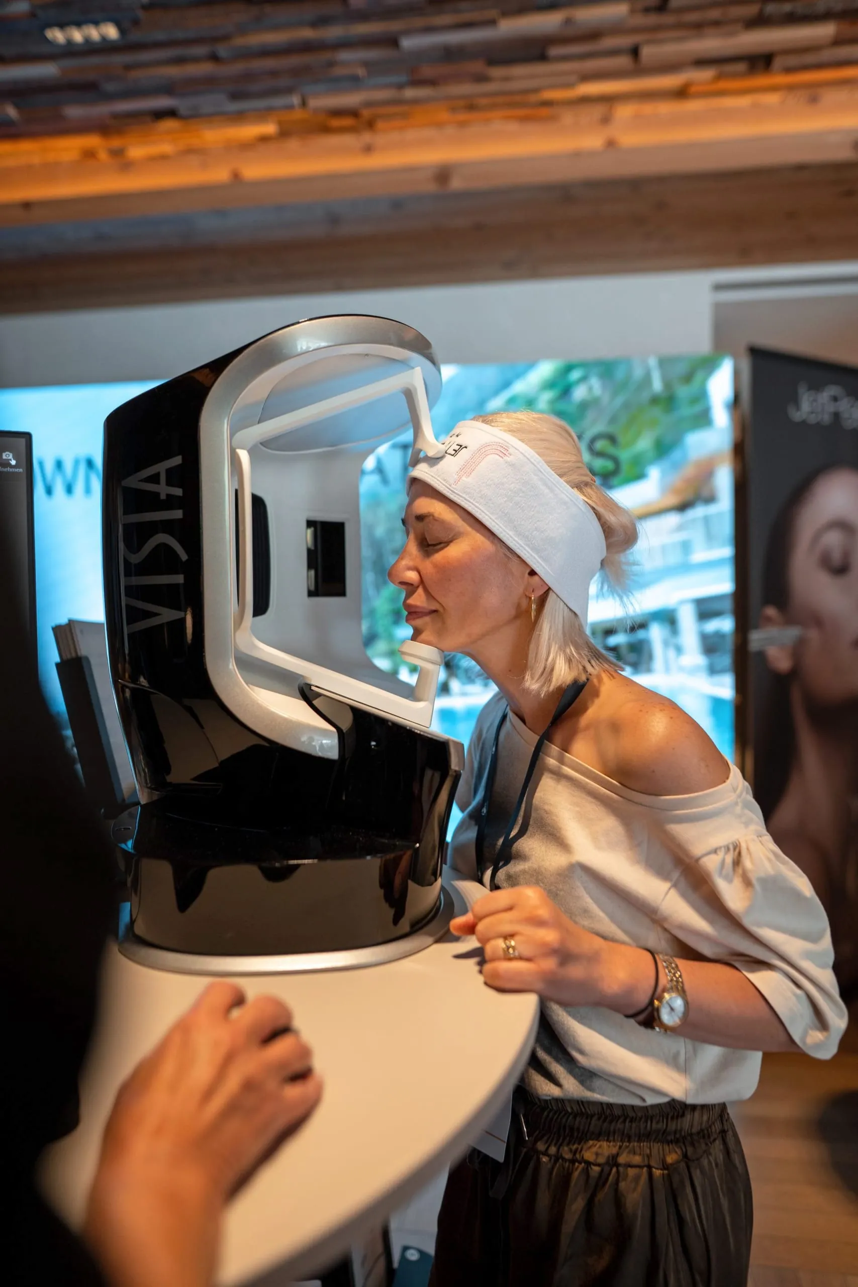 Zwei Awards, ein Tag: Im Falkensteiner Hotel Kronplatz wurden die Gewinner des Family Cups 2026 und des Lieblings Chalet Award 2026 ausgezeichnet.