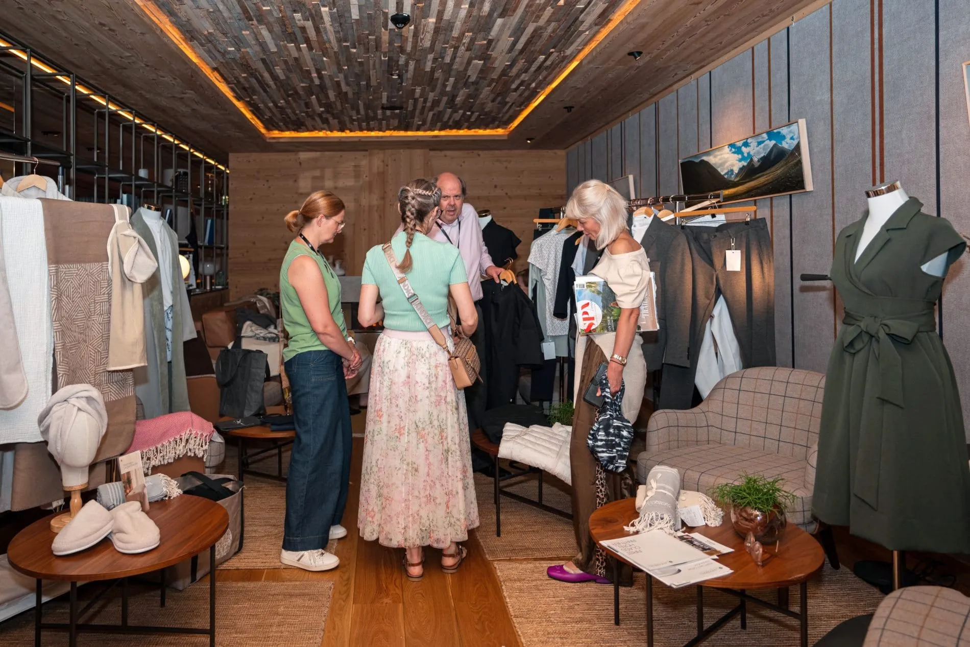 Zwei Awards, ein Tag: Im Falkensteiner Hotel Kronplatz wurden die Gewinner des Family Cups 2026 und des Lieblings Chalet Award 2026 ausgezeichnet.