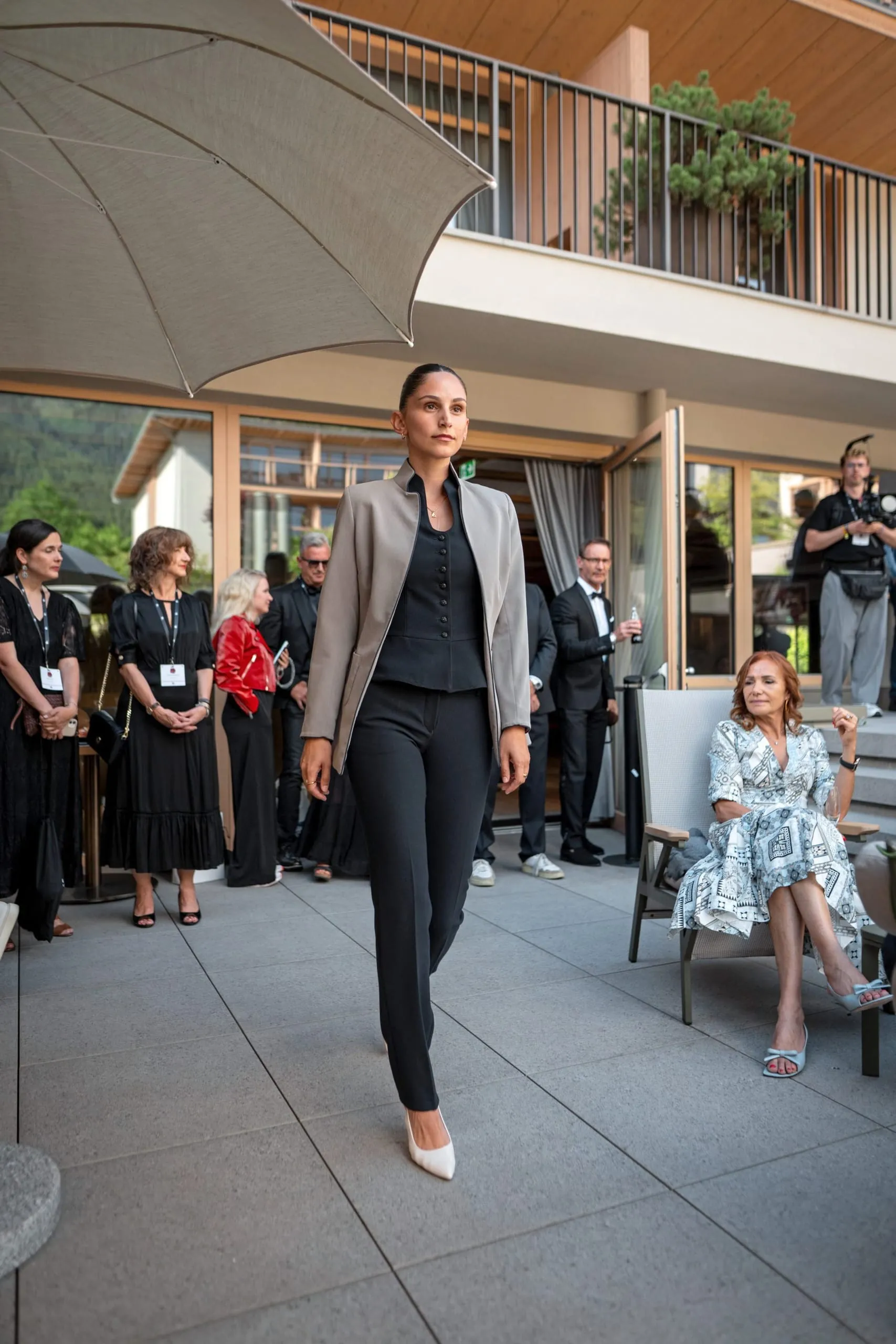Zwei Awards, ein Tag: Im Falkensteiner Hotel Kronplatz wurden die Gewinner des Family Cups 2026 und des Lieblings Chalet Award 2026 ausgezeichnet.