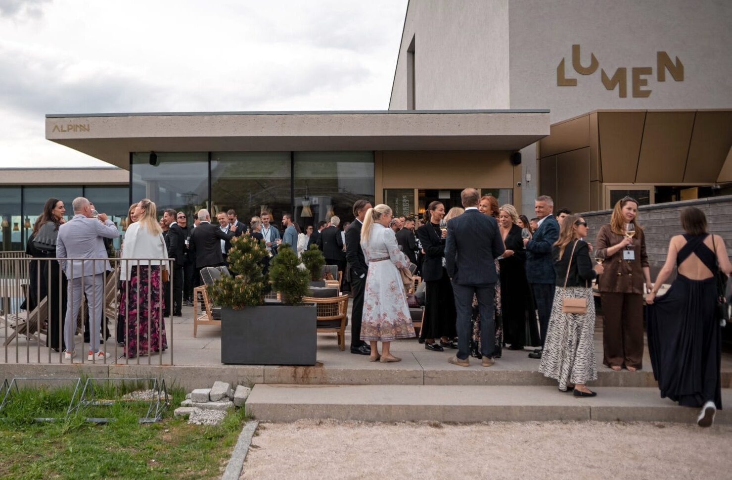 „Exzellenz und Leidenschaft": Rund 150 geladene Gäste aus Hotellerie, Tourismus und Medien feierten im Falkensteiner Hotel Kronplatz und im Lumen auf dem Kronplatz die Verleihung der Wellness Aphrodite 2026.
