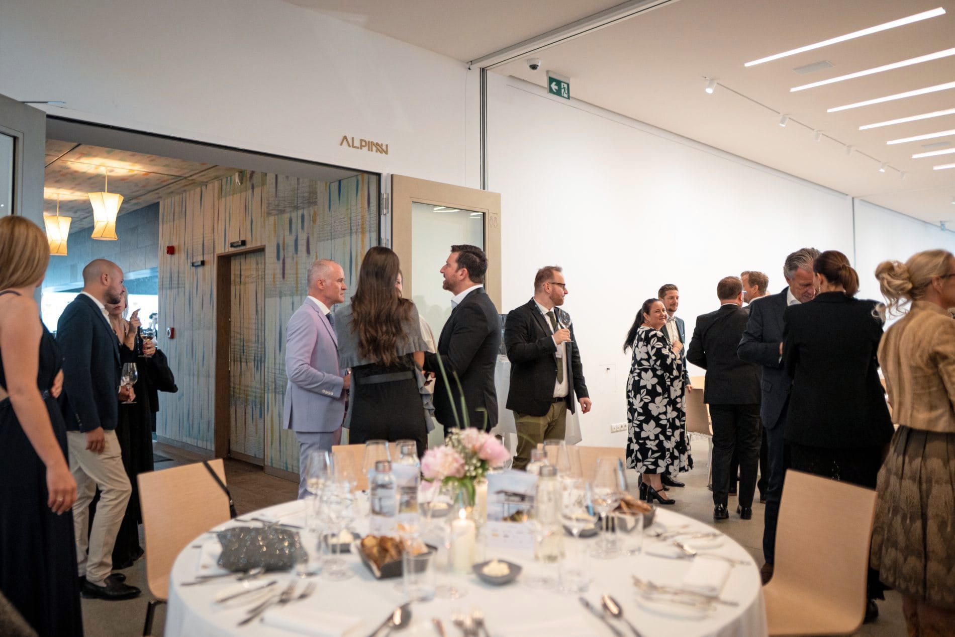 „Exzellenz und Leidenschaft": Rund 150 geladene Gäste aus Hotellerie, Tourismus und Medien feierten im Falkensteiner Hotel Kronplatz und im Lumen auf dem Kronplatz die Verleihung der Wellness Aphrodite 2026.