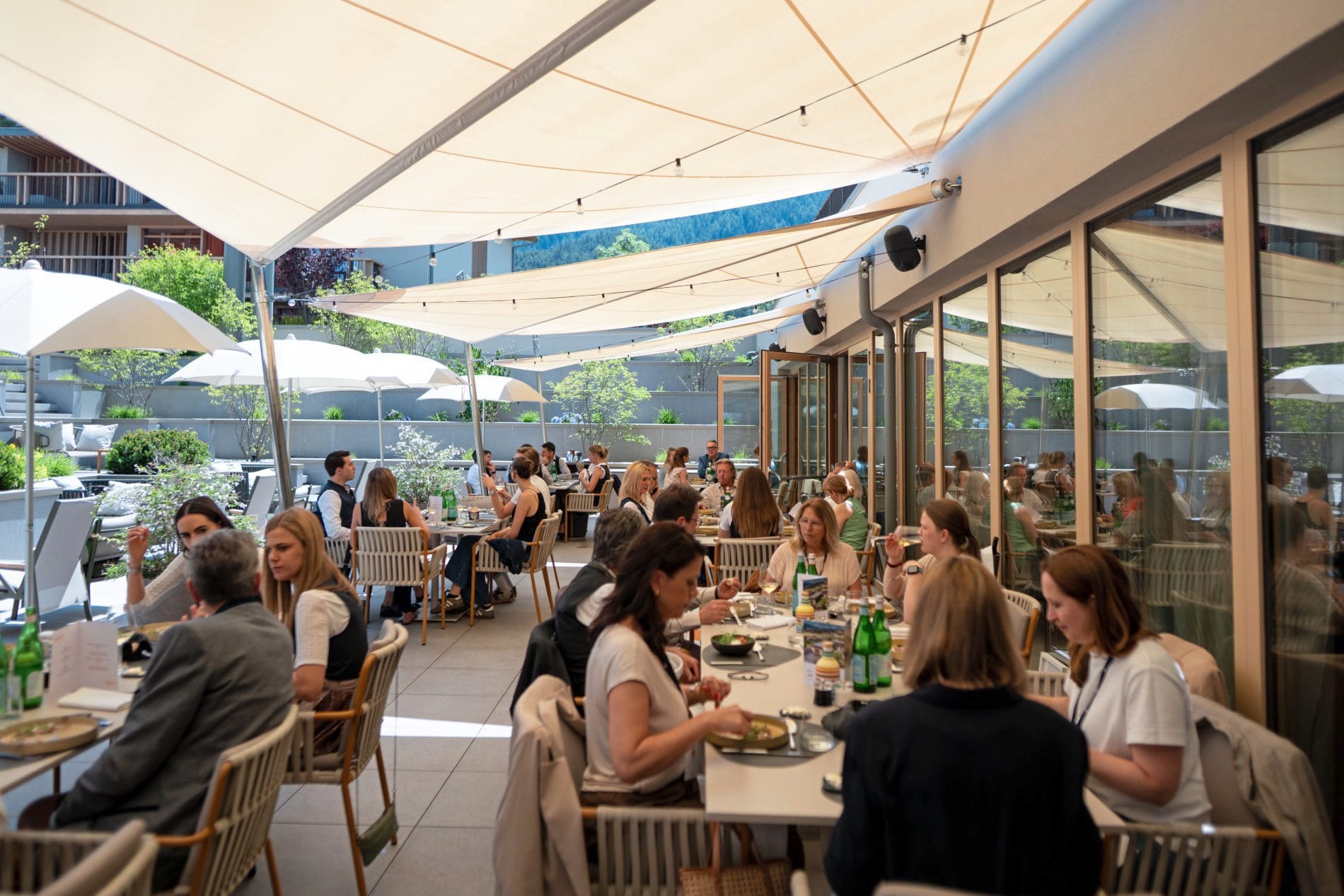 Zwei Awards, ein Tag: Im Falkensteiner Hotel Kronplatz wurden die Gewinner des Family Cups 2026 und des Lieblings Chalet Award 2026 ausgezeichnet.