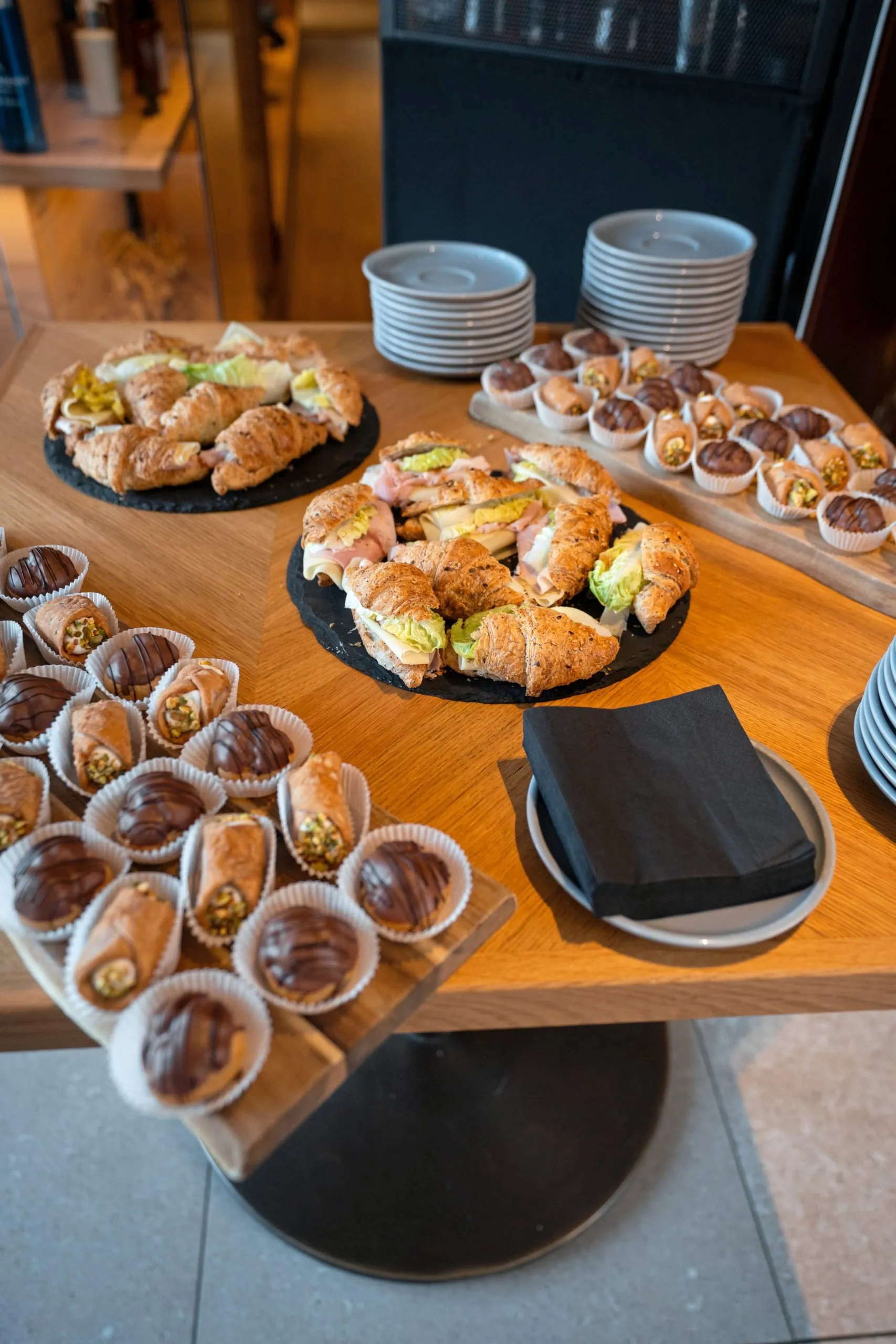 Zwei Awards, ein Tag: Im Falkensteiner Hotel Kronplatz wurden die Gewinner des Family Cups 2026 und des Lieblings Chalet Award 2026 ausgezeichnet.