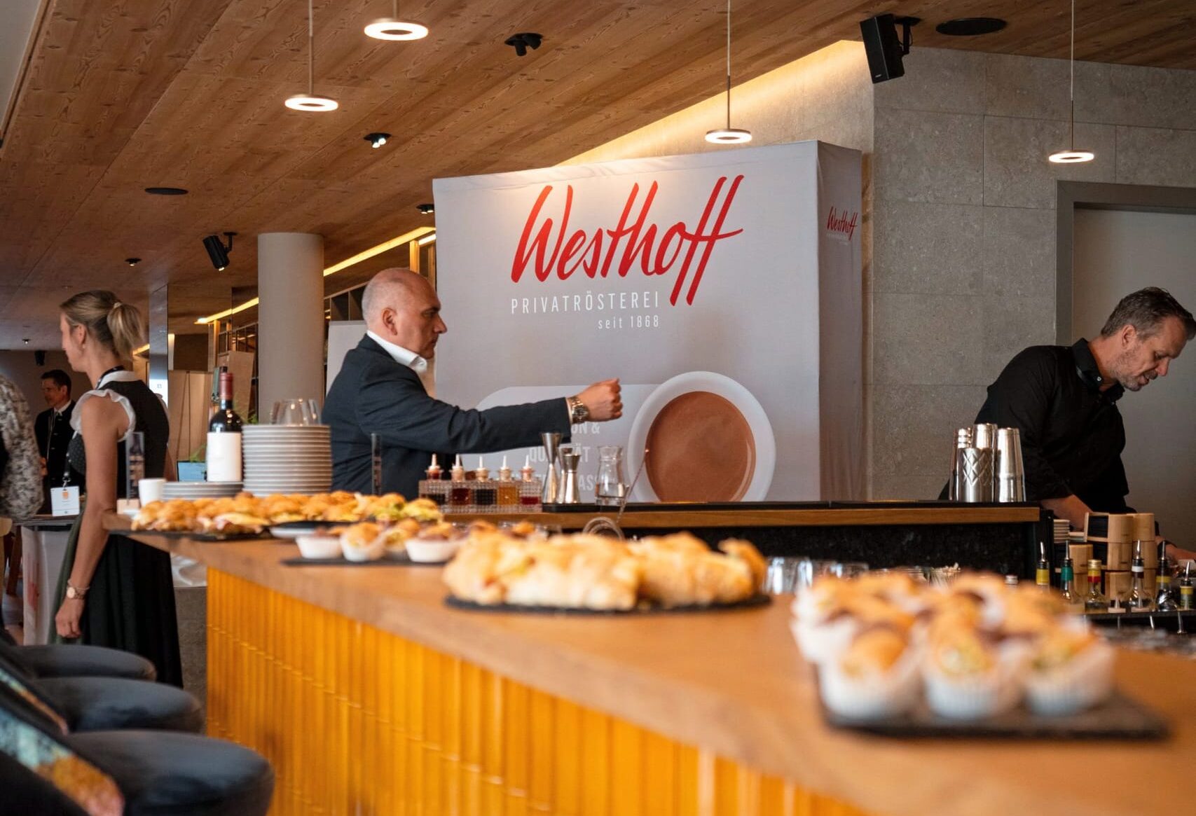 Zwei Awards, ein Tag: Im Falkensteiner Hotel Kronplatz wurden die Gewinner des Family Cups 2026 und des Lieblings Chalet Award 2026 ausgezeichnet.