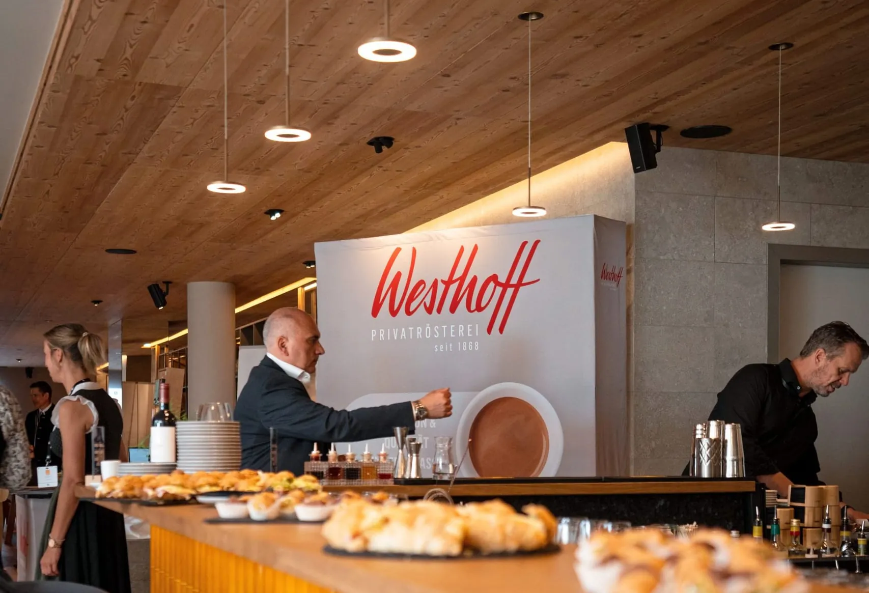 Zwei Awards, ein Tag: Im Falkensteiner Hotel Kronplatz wurden die Gewinner des Family Cups 2026 und des Lieblings Chalet Award 2026 ausgezeichnet.