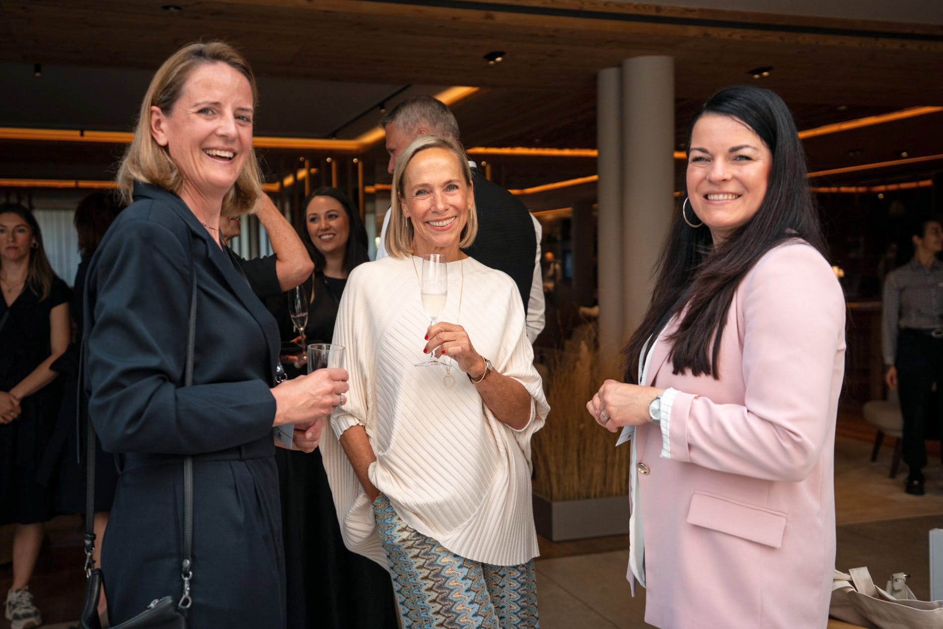 Zwei Awards, ein Tag: Im Falkensteiner Hotel Kronplatz wurden die Gewinner des Family Cups 2026 und des Lieblings Chalet Award 2026 ausgezeichnet.