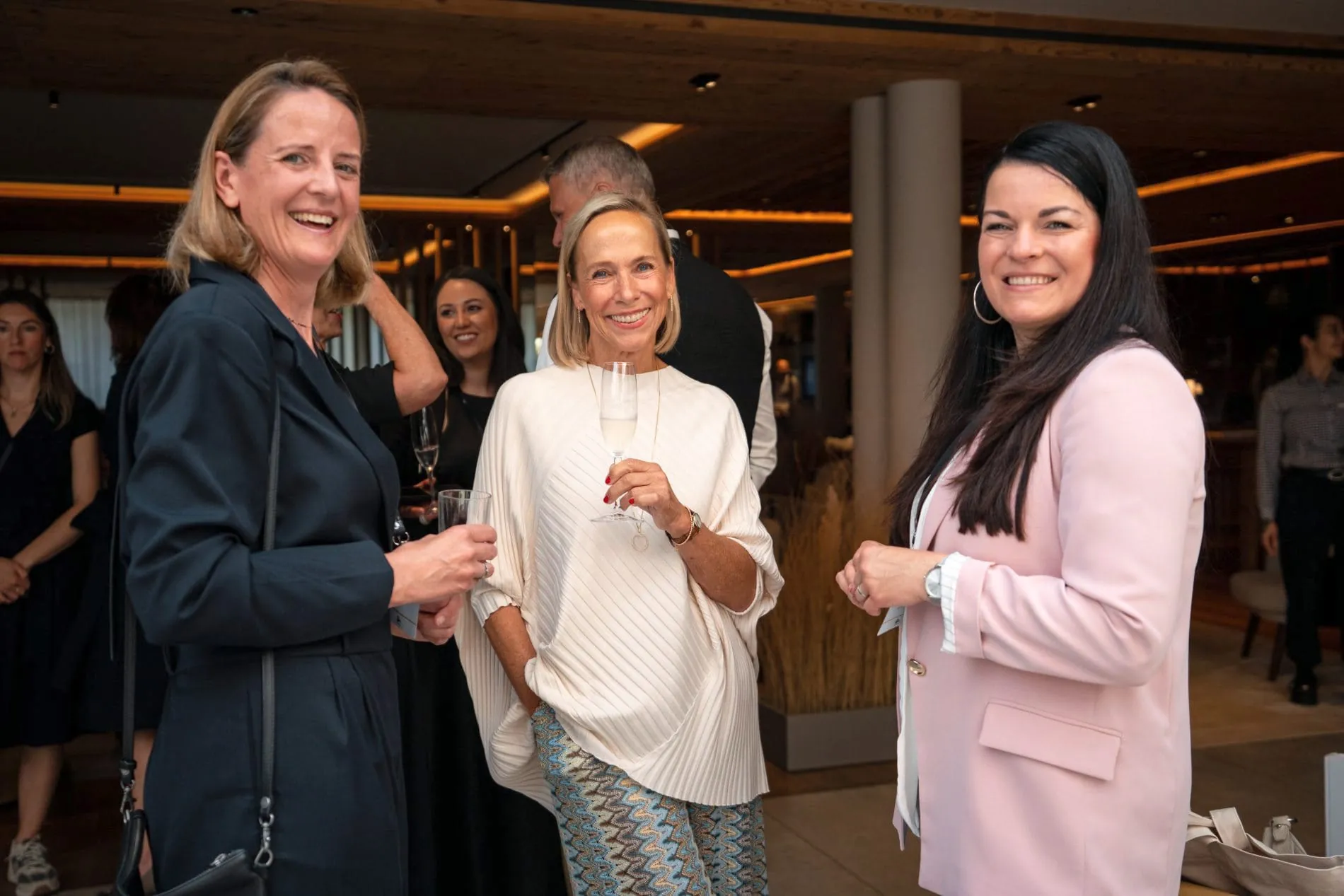 Zwei Awards, ein Tag: Im Falkensteiner Hotel Kronplatz wurden die Gewinner des Family Cups 2026 und des Lieblings Chalet Award 2026 ausgezeichnet.