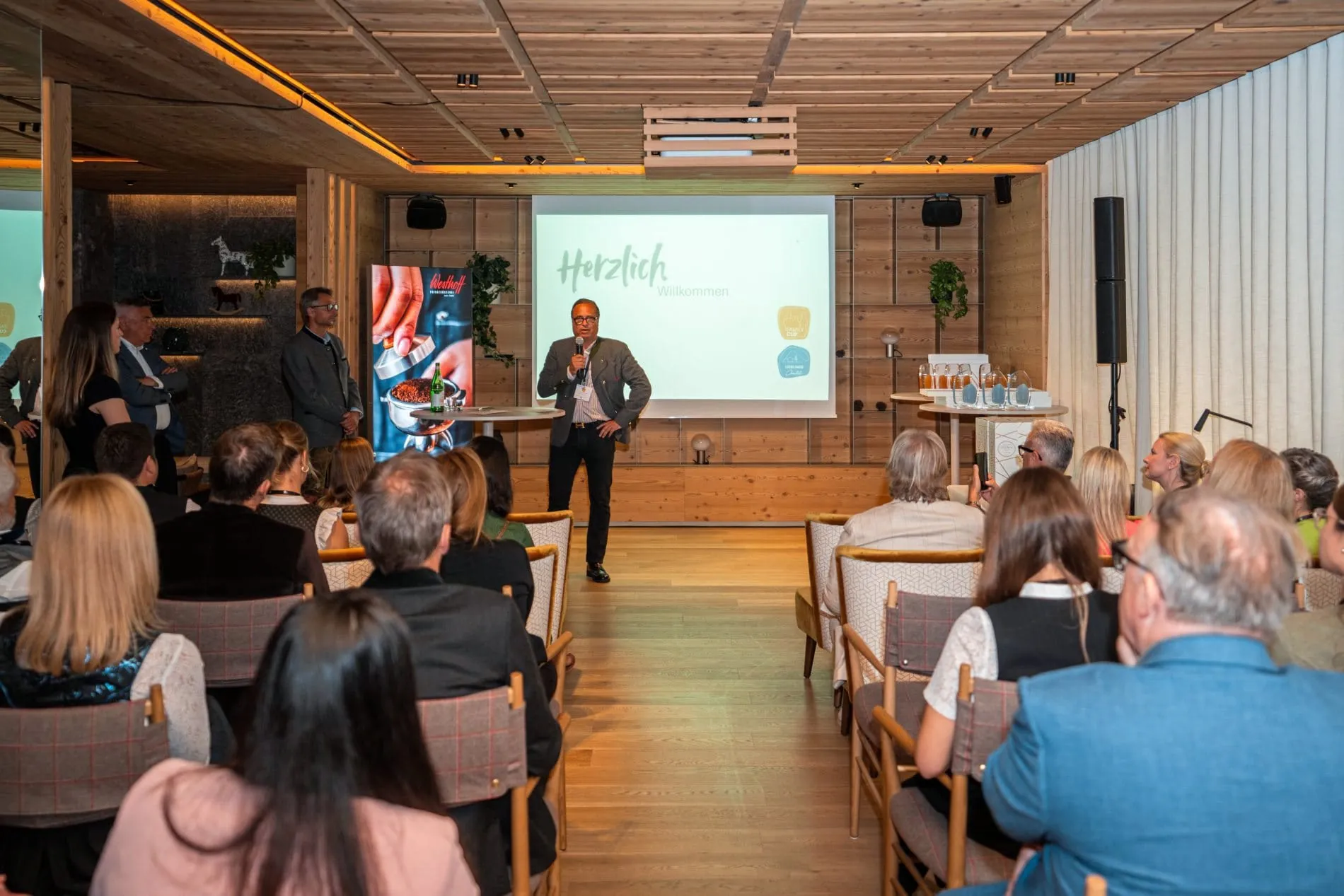 Zwei Awards, ein Tag: Im Falkensteiner Hotel Kronplatz wurden die Gewinner des Family Cups 2026 und des Lieblings Chalet Award 2026 ausgezeichnet.