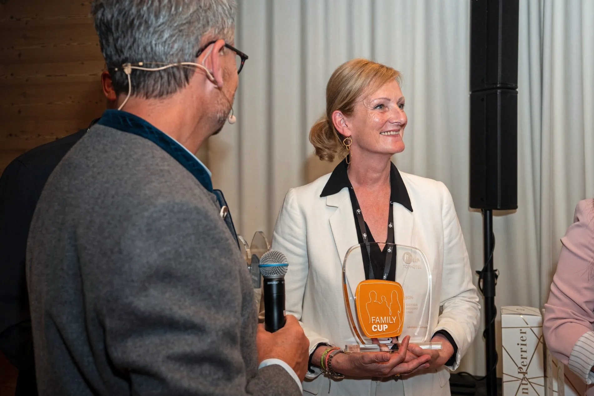 Zwei Awards, ein Tag: Im Falkensteiner Hotel Kronplatz wurden die Gewinner des Family Cups 2026 und des Lieblings Chalet Award 2026 ausgezeichnet.