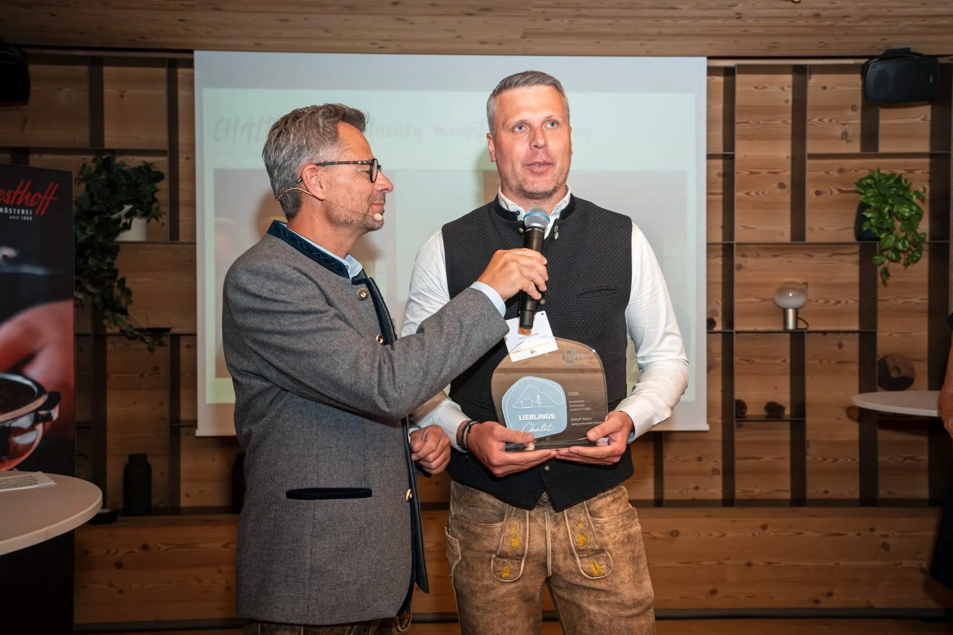 Zwei Awards, ein Tag: Im Falkensteiner Hotel Kronplatz wurden die Gewinner des Family Cups 2026 und des Lieblings Chalet Award 2026 ausgezeichnet.