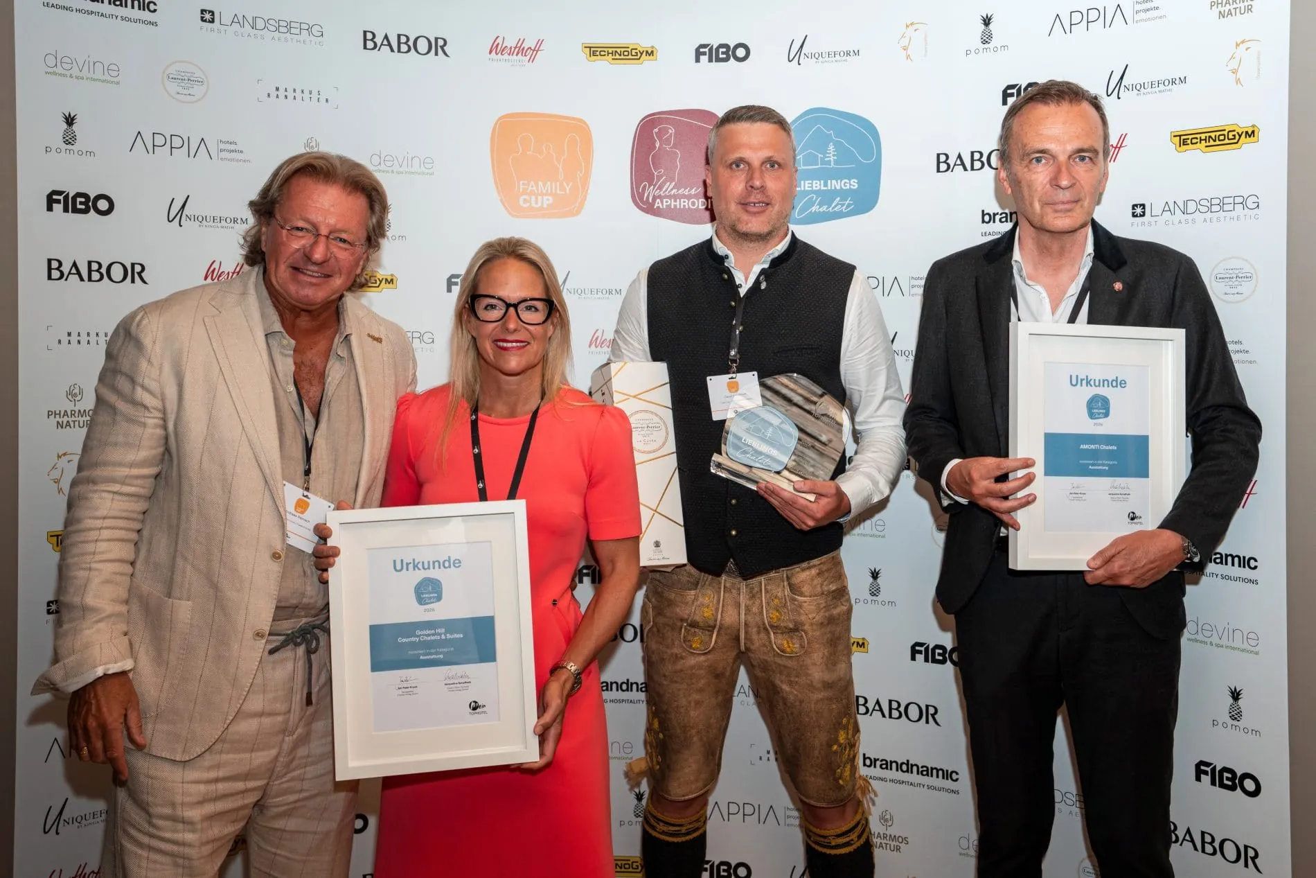 Zwei Awards, ein Tag: Im Falkensteiner Hotel Kronplatz wurden die Gewinner des Family Cups 2026 und des Lieblings Chalet Award 2026 ausgezeichnet.