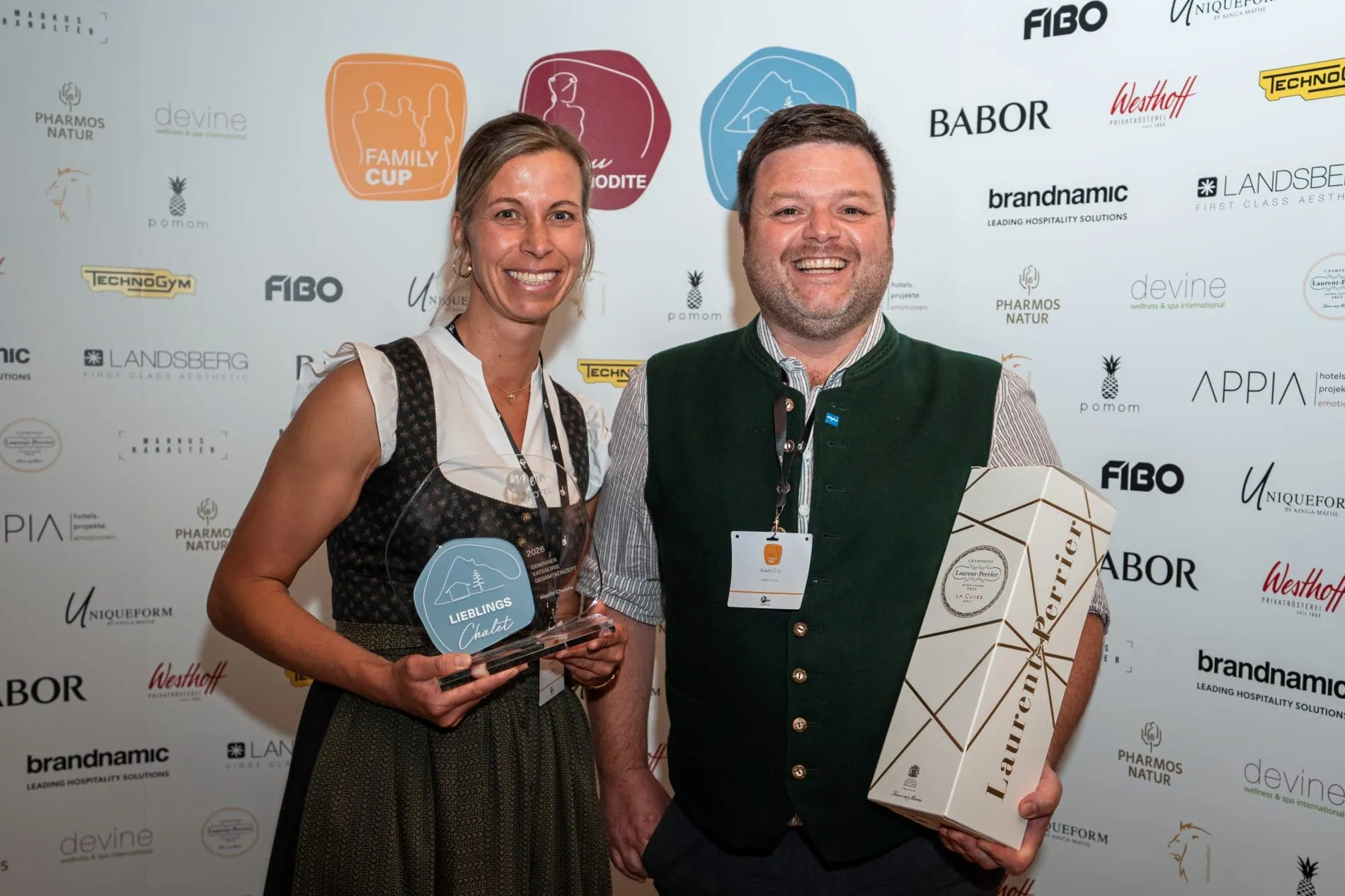 Zwei Awards, ein Tag: Im Falkensteiner Hotel Kronplatz wurden die Gewinner des Family Cups 2026 und des Lieblings Chalet Award 2026 ausgezeichnet.