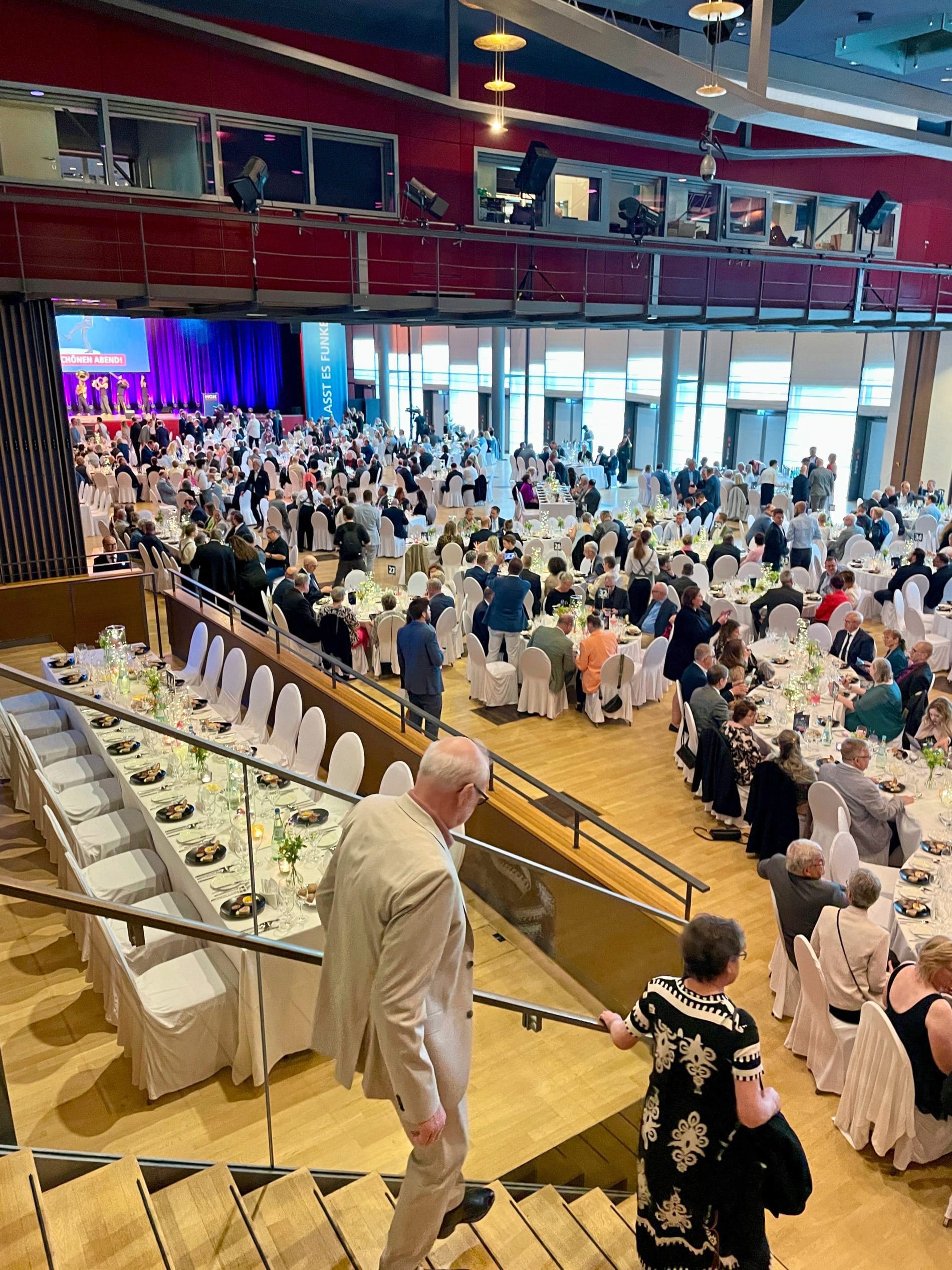 Festlicher Ausklang der HGK-Jahrestagung: Rund 600 Gäste feierten beim Gala-Abend in Dresden.