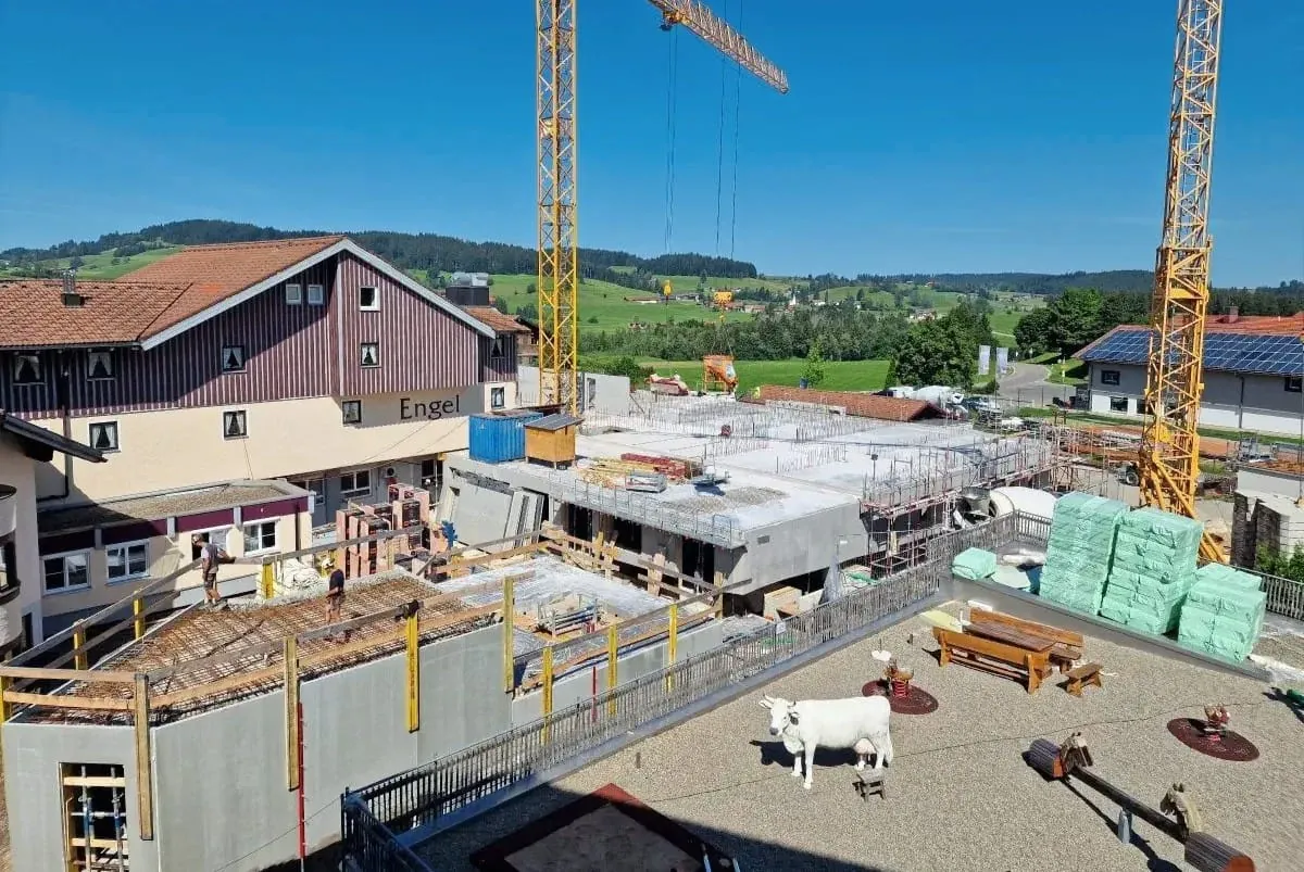 Noch in der Bauphase: Das Hotel Dein Engel wächst um einen neuen Gebäudeteil.