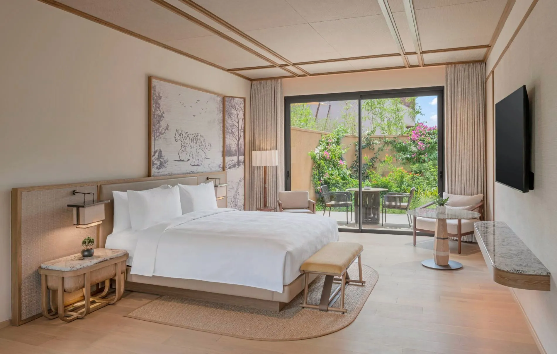 JW_JAIRJ_Junior_Suite_King_Garden_View_Bedroom
