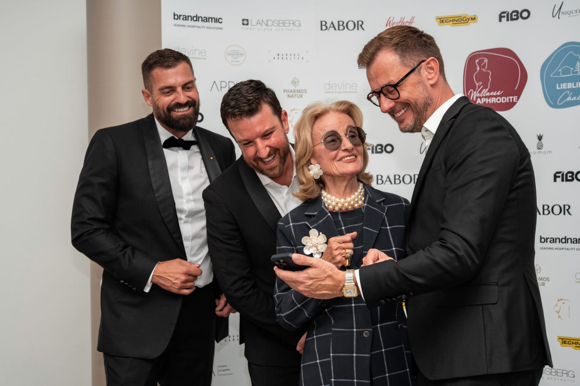 „Exzellenz und Leidenschaft": Rund 150 geladene Gäste aus Hotellerie, Tourismus und Medien feierten im Falkensteiner Hotel Kronplatz und im Lumen auf dem Kronplatz die Verleihung der Wellness Aphrodite 2026.