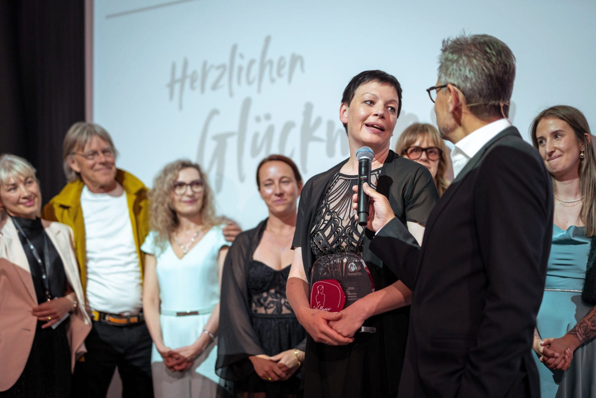 „Exzellenz und Leidenschaft": Rund 150 geladene Gäste aus Hotellerie, Tourismus und Medien feierten im Falkensteiner Hotel Kronplatz und im Lumen auf dem Kronplatz die Verleihung der Wellness Aphrodite 2026.