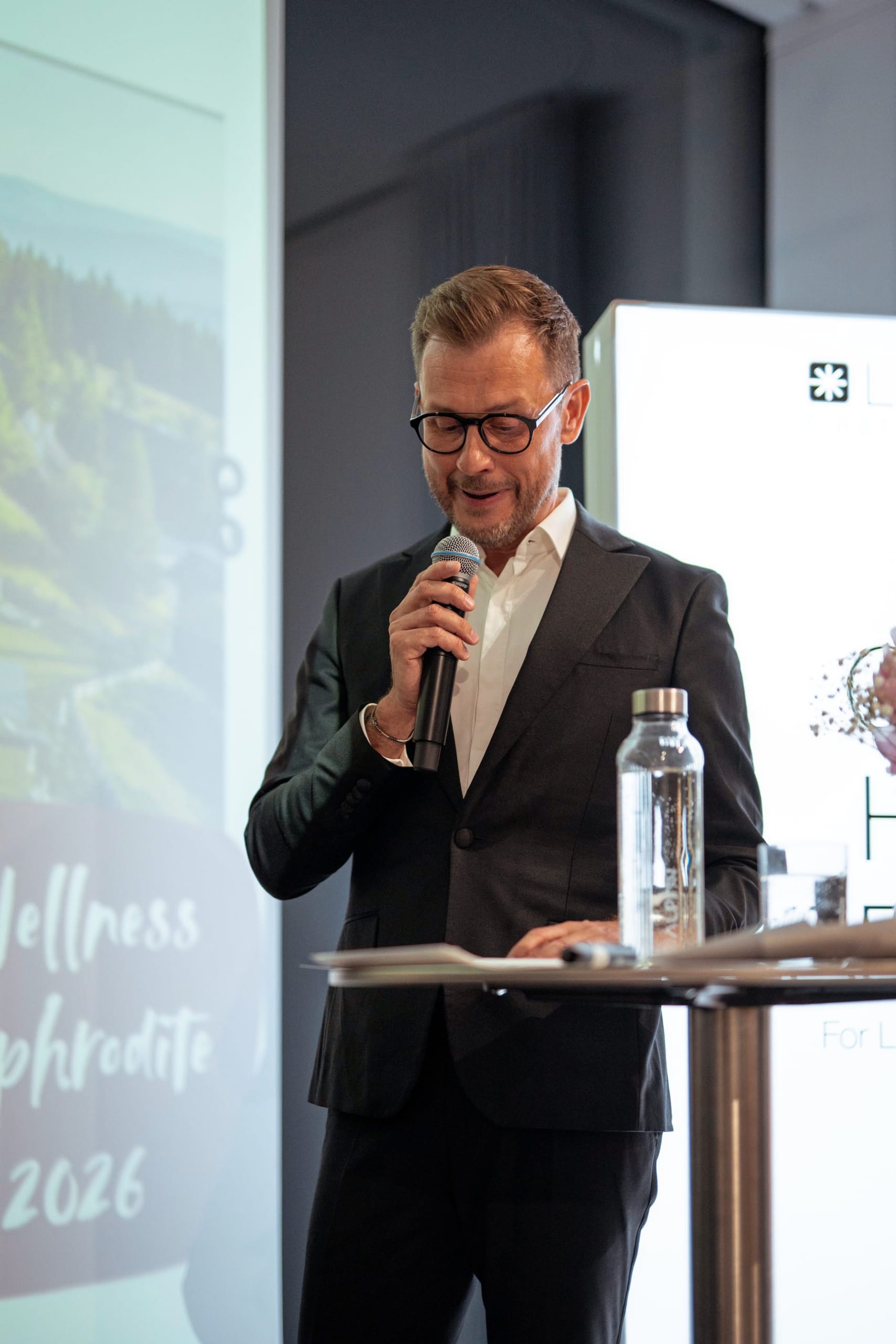 „Exzellenz und Leidenschaft": Rund 150 geladene Gäste aus Hotellerie, Tourismus und Medien feierten im Falkensteiner Hotel Kronplatz und im Lumen auf dem Kronplatz die Verleihung der Wellness Aphrodite 2026.