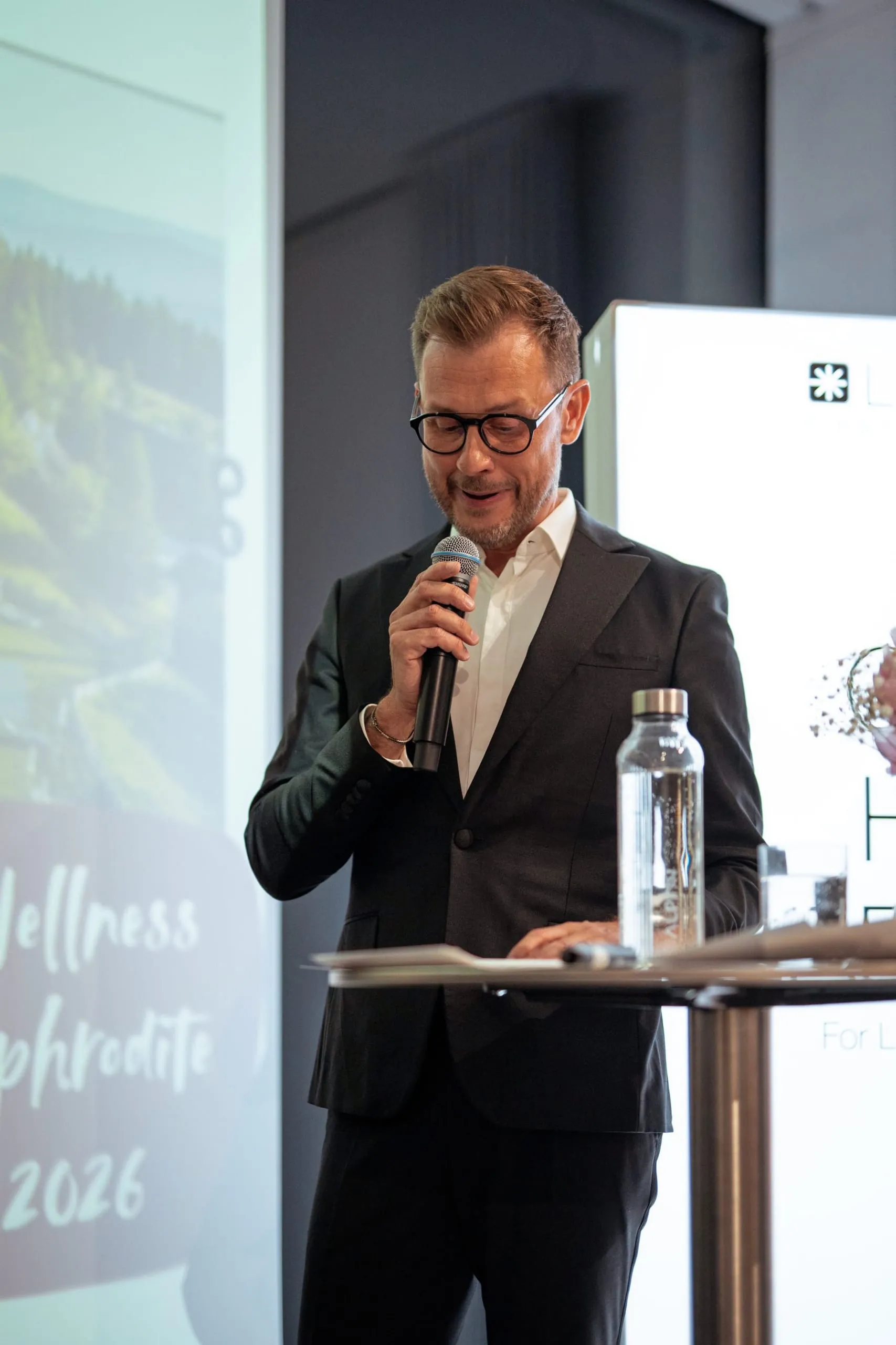„Exzellenz und Leidenschaft": Rund 150 geladene Gäste aus Hotellerie, Tourismus und Medien feierten im Falkensteiner Hotel Kronplatz und im Lumen auf dem Kronplatz die Verleihung der Wellness Aphrodite 2026.