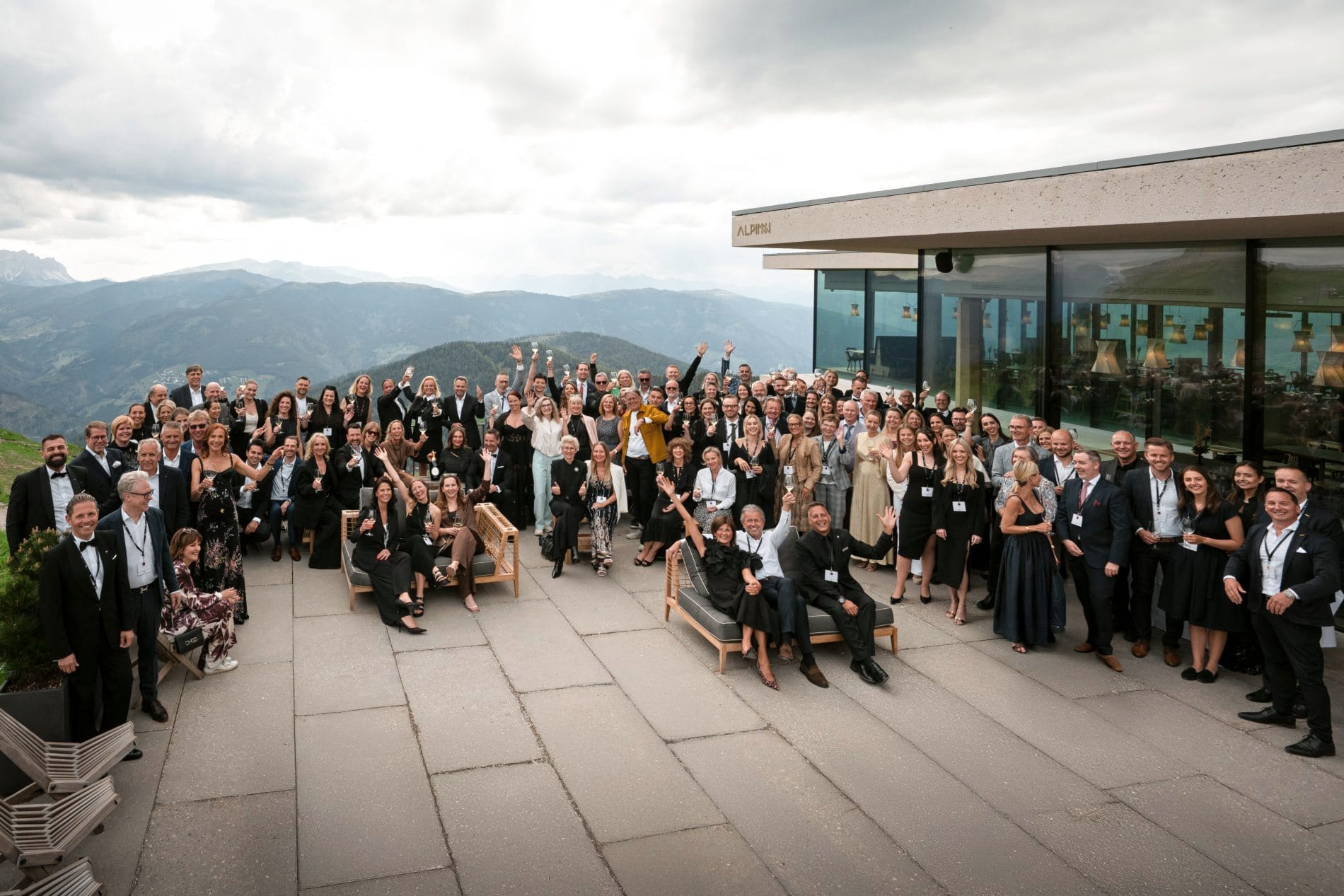 „Exzellenz und Leidenschaft": Rund 150 geladene Gäste aus Hotellerie, Tourismus und Medien feierten im Falkensteiner Hotel Kronplatz und im Lumen auf dem Kronplatz die Verleihung der Wellness Aphrodite 2026.