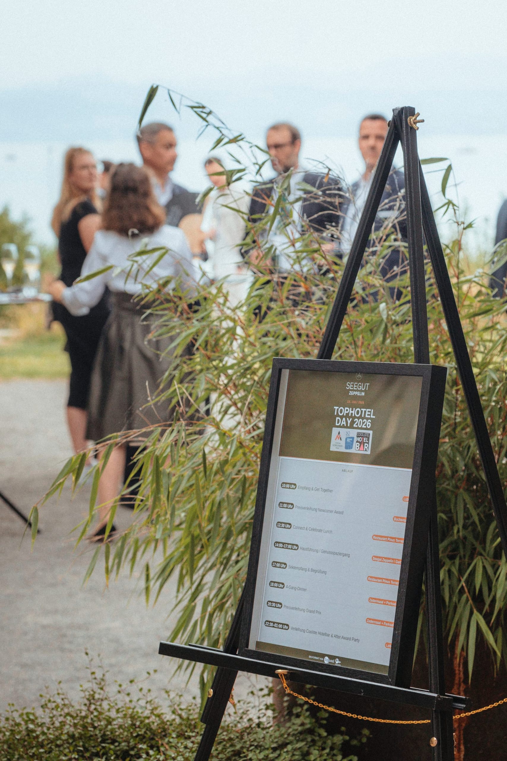 Feierlicher Empfang beim Grand Prix der Tagungshotellerie auf der Restaurantterrasse des Seegut Zeppelin in Friedrichshafen.