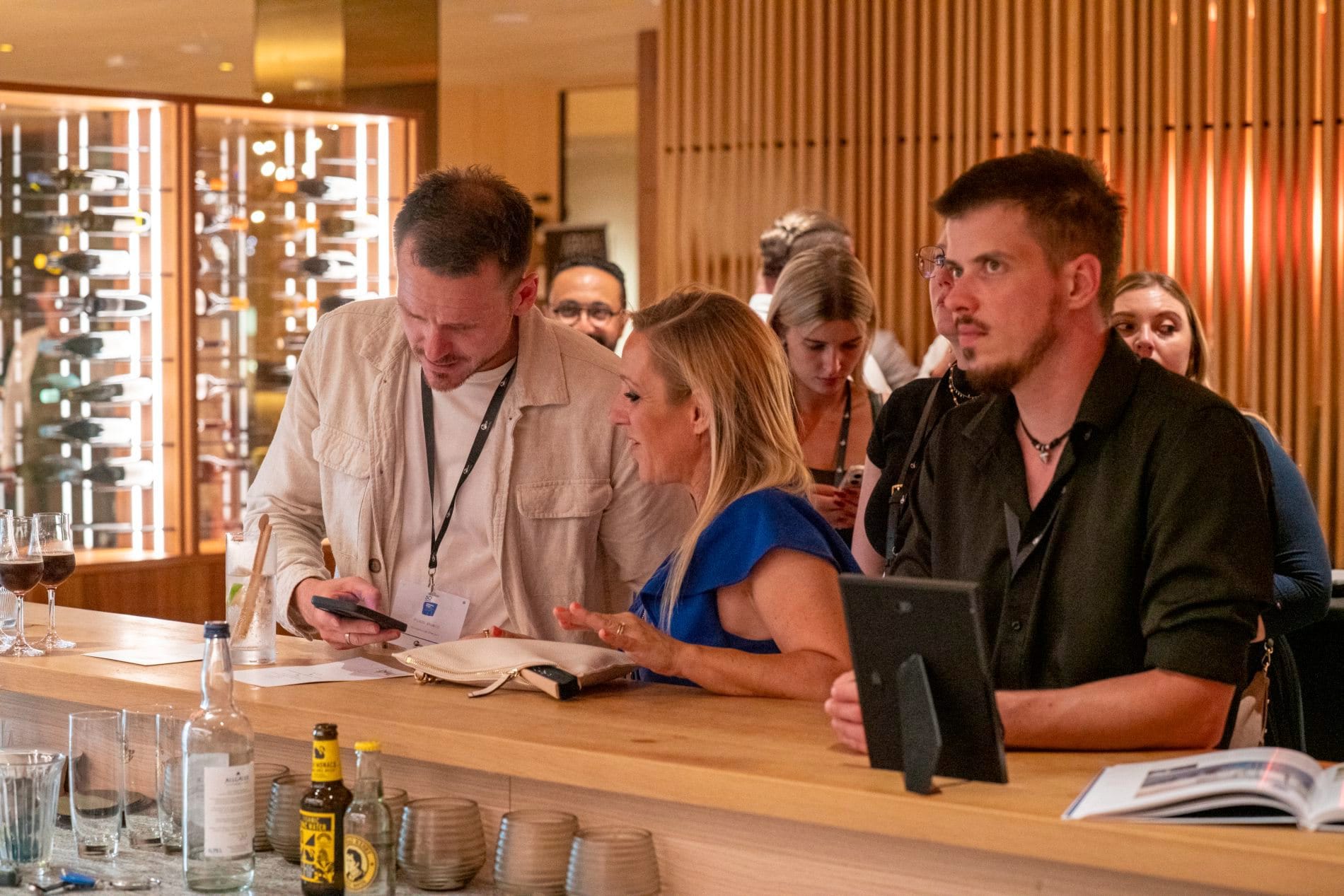 Nach der Verleihung war vor der Verleihung: In der Bar des Seegut Zeppelin hat Mein Tophotel zum zweiten Mal den Award „Coolste Hotelbar“ vergeben.
